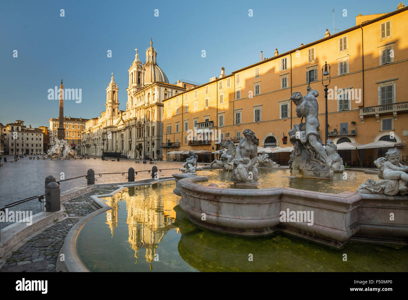Sonnenaufgang auf der Piazza Navona, Rom. Stockfoto