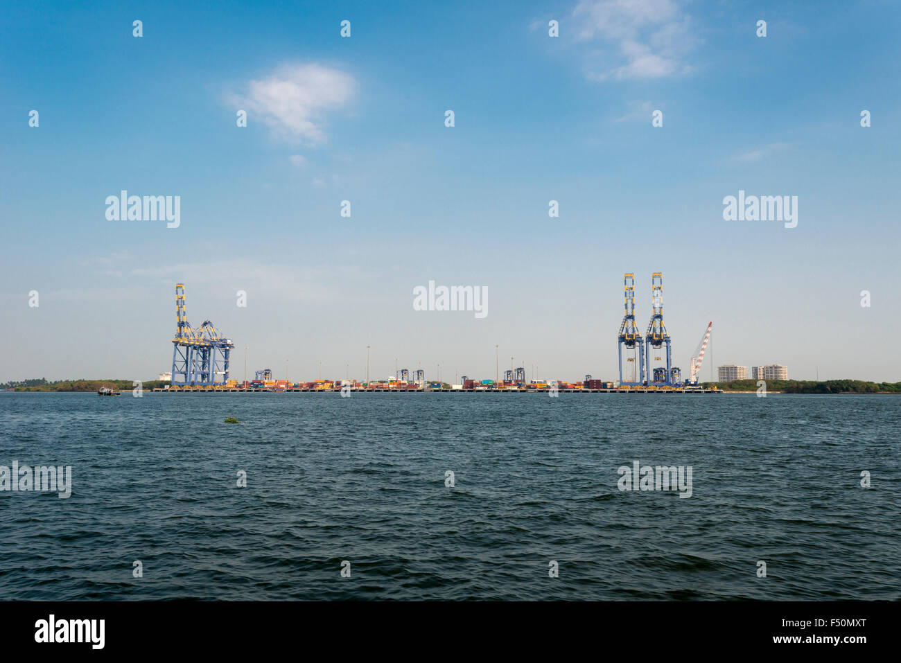 Cochin Port, einen der wichtigsten Häfen in Süd West Indien, liegt auf der Insel willingdon Stockfoto