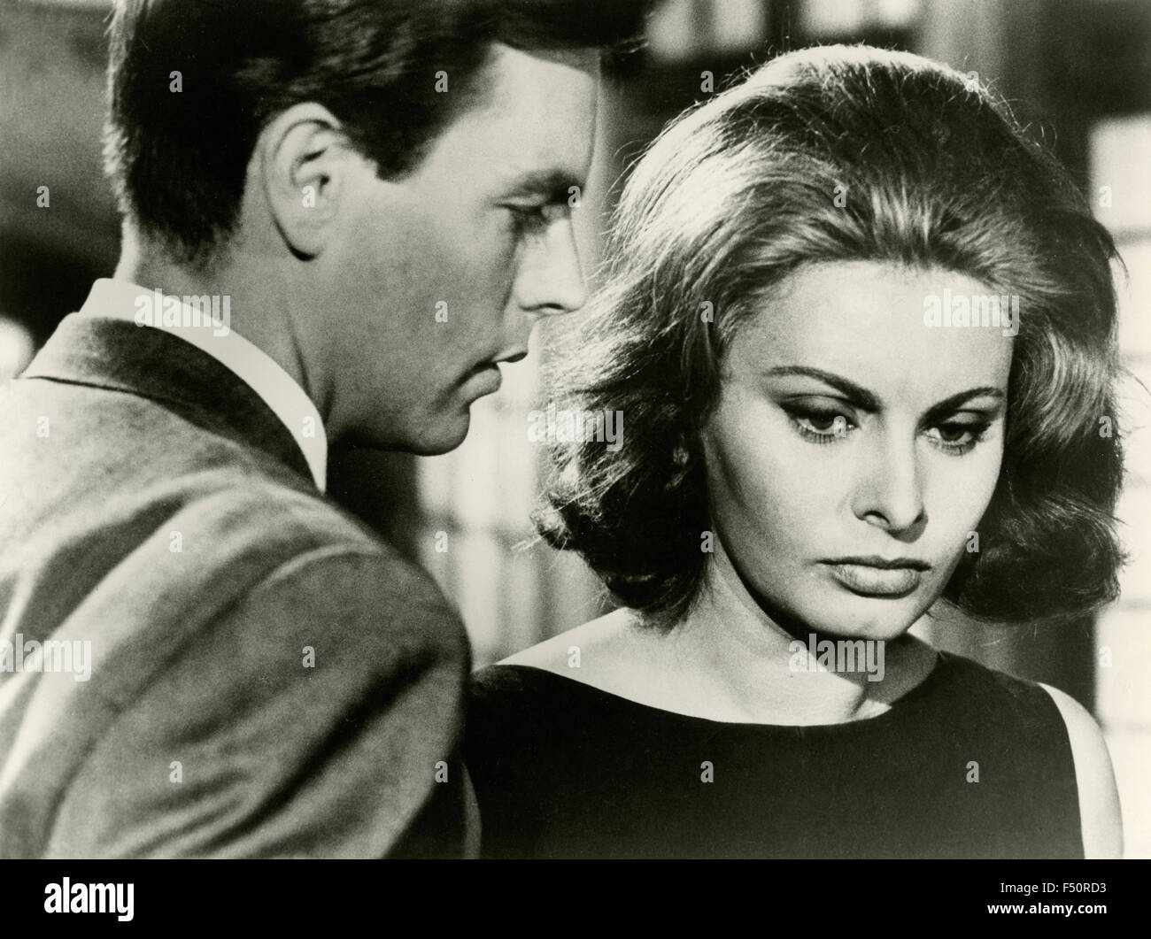 Der Schauspieler Robert Wagner und Sophia Loren in einer Szene aus dem Film "The verurteilt von Altona", Ita / Fra Stockfoto