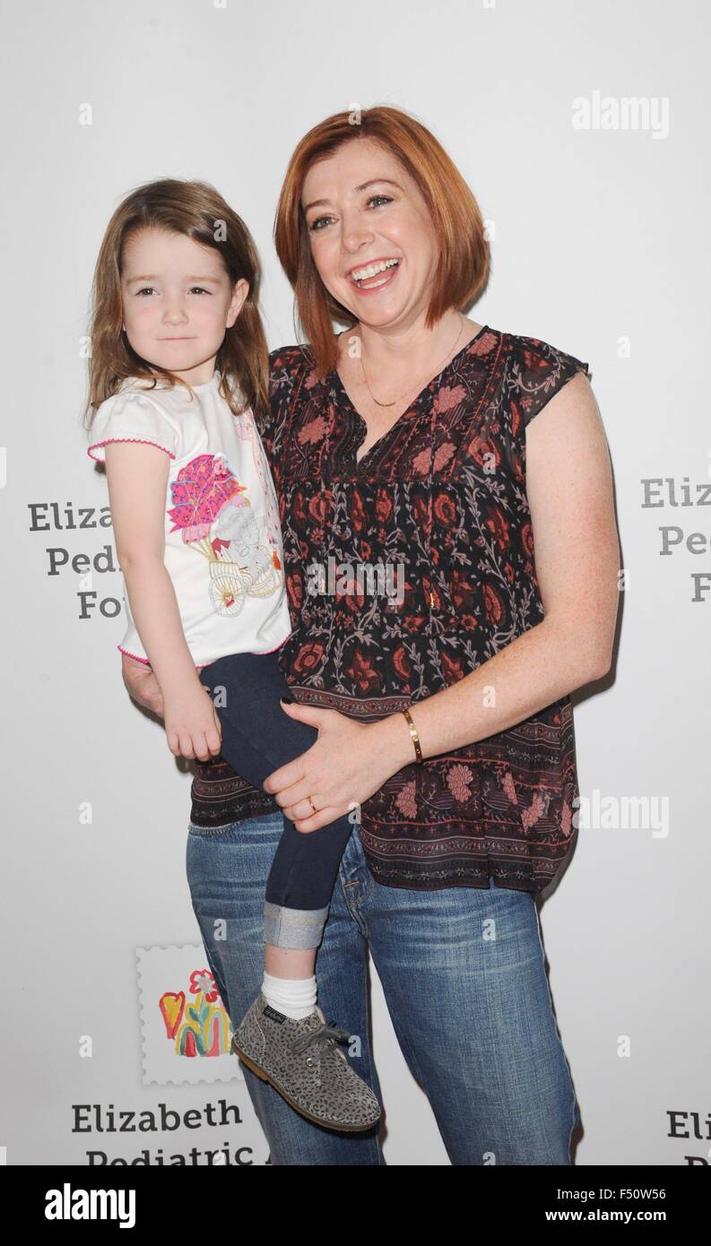 Culver City, CA. 25. Oktober 2015. Alyson Hannigan, Keeva Jane Denisof im Ankunftsbereich für Elizabeth Glaser Pediatric AIDS Foundation 26. jährliche A Zeit für Helden Familienfest, Smashbox Studios, Culver City, CA 25. Oktober 2015. Bildnachweis: Elizabeth Goodenough/Everett Collection/Alamy Live-Nachrichten Stockfoto