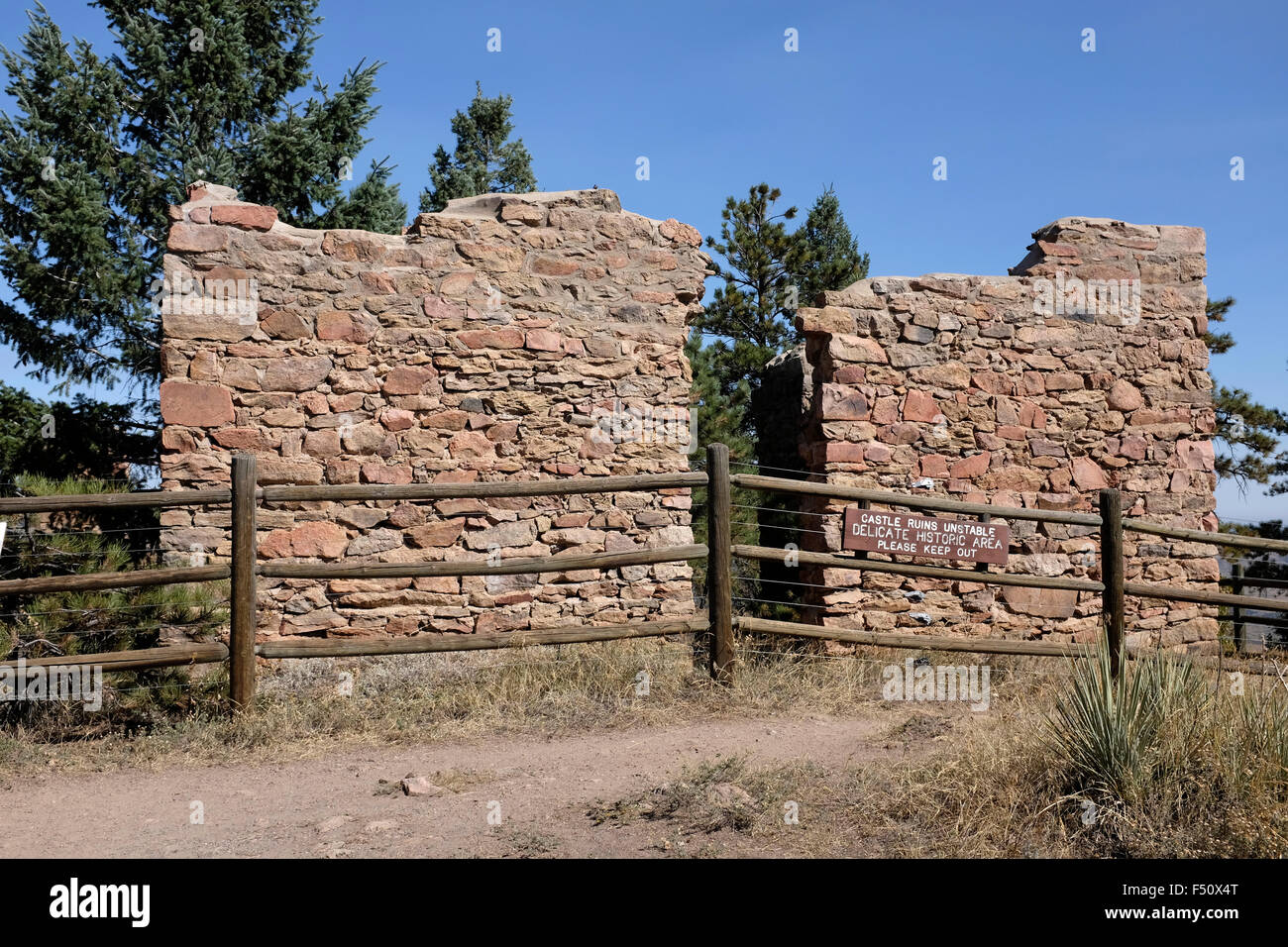 Überreste von John Brisben Walker Schloss in Mount Falcon Park, Jefferson County, Colorado Stockfoto