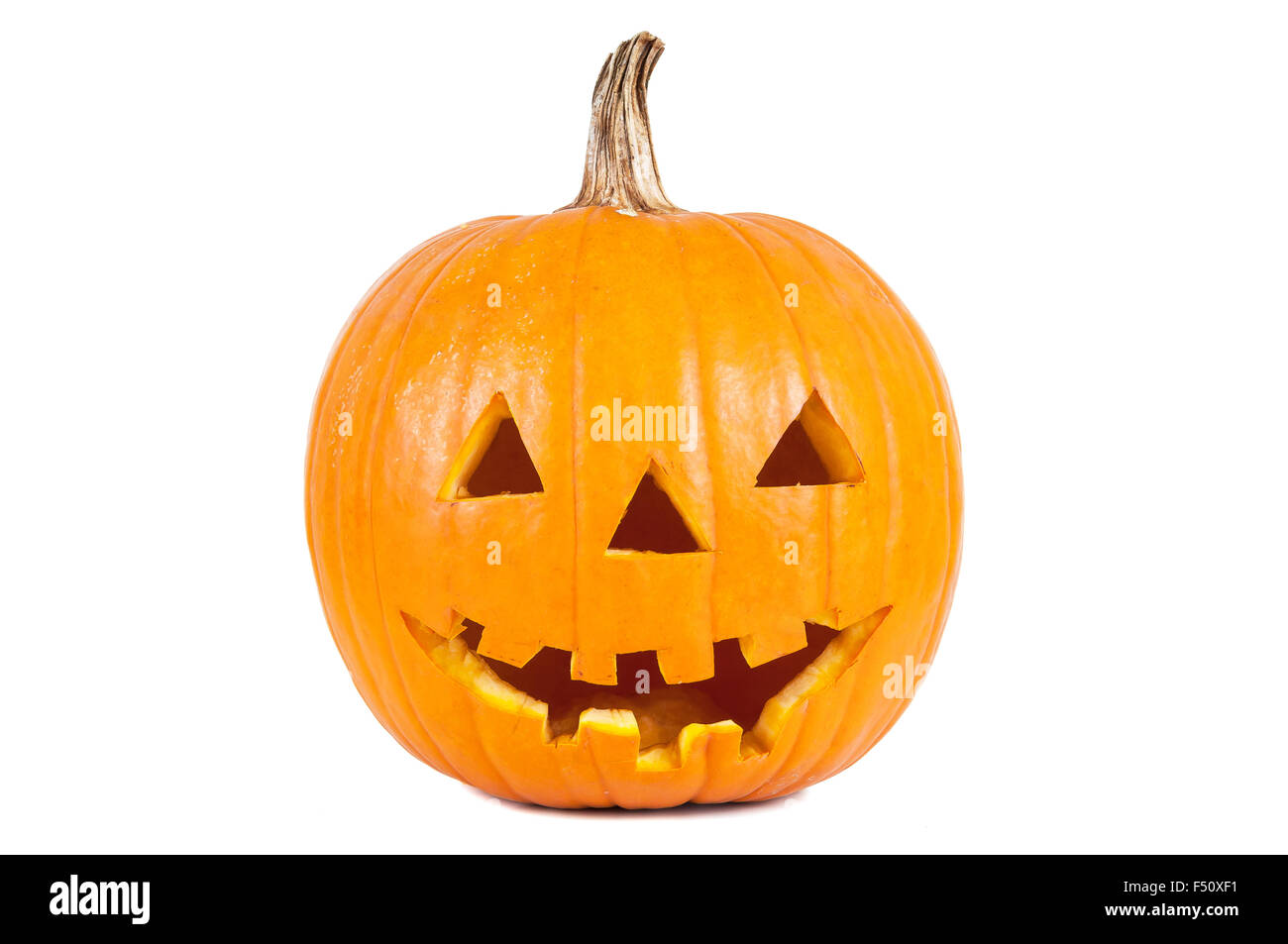 Lustige Halloween-Kürbis isoliert auf weißem Hintergrund mit Beschneidungspfad Stockfoto