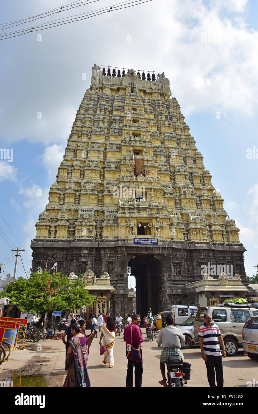 Gate Tower von Siva Tempel Kancheepuram. vertikale Komposition. Stockfoto