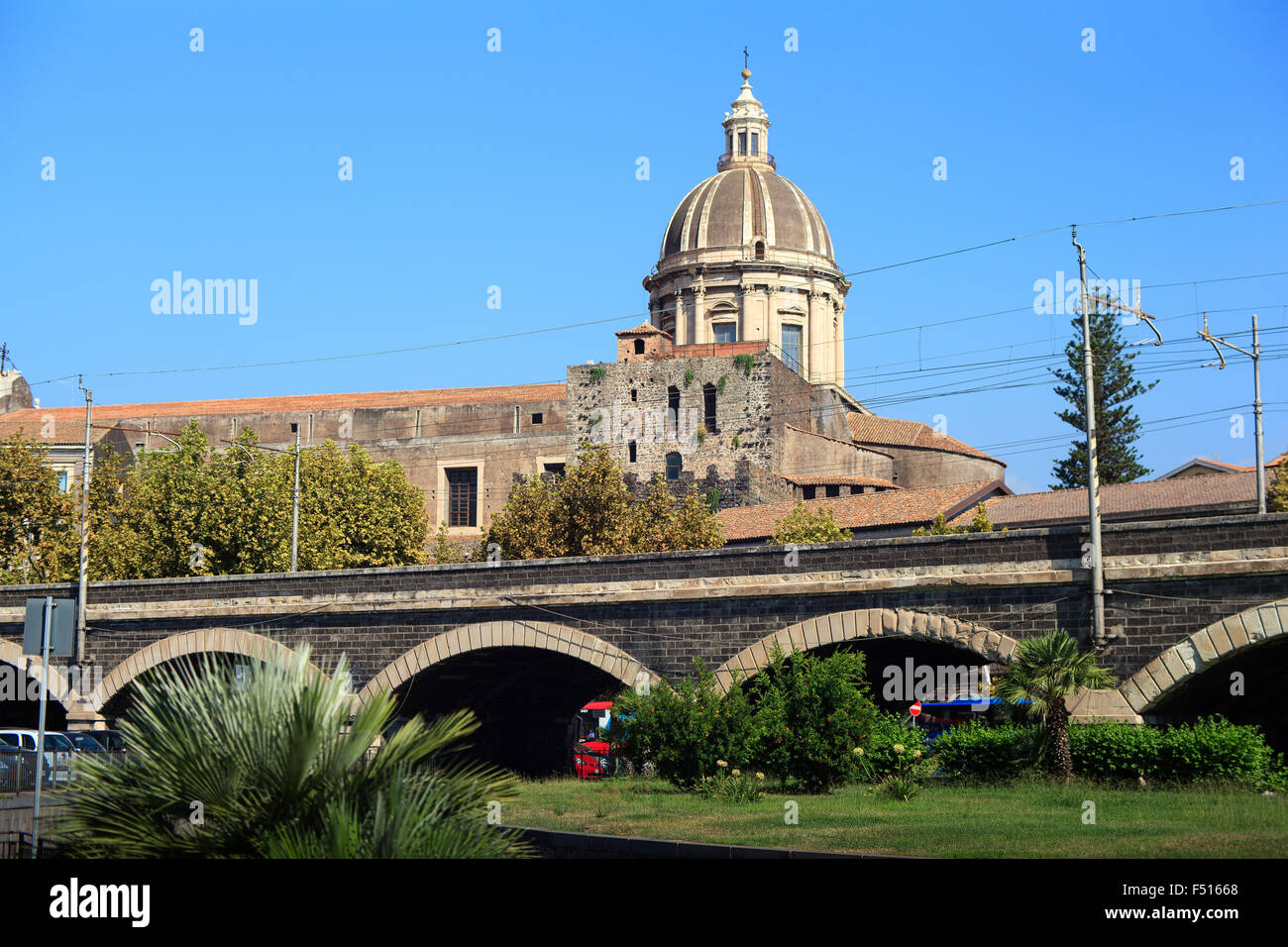 Blick auf die Kuppel der Kathedrale von Catania Stockfoto