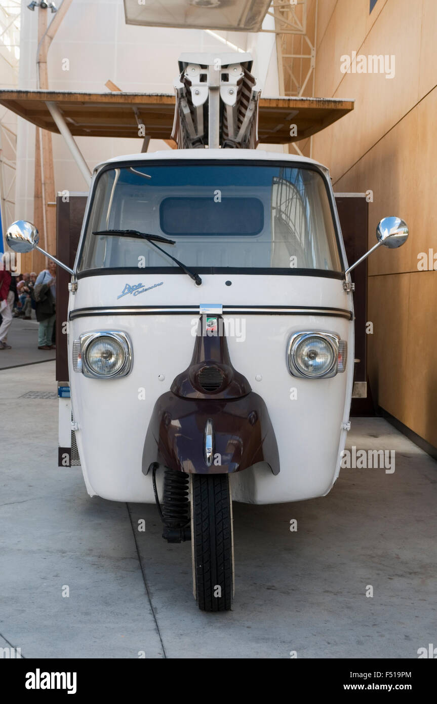 APE Piaggio Calessino verwendet als Speiselokal Fahrzeug Stockfoto