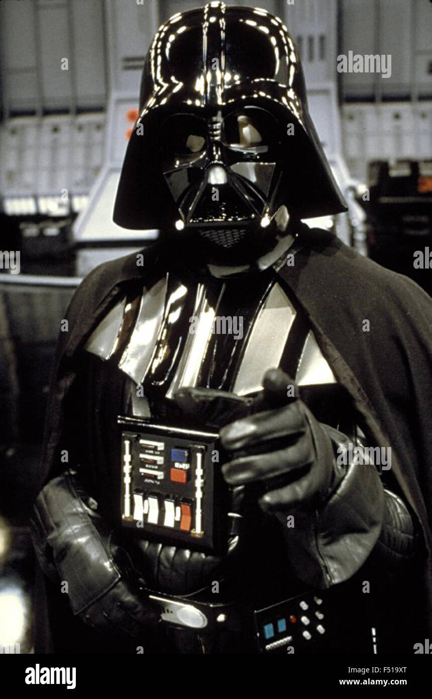 Star Wars (später erneut mit dem Titel Star Wars Episode IV: A New Hope) ist ein 1977 American Epic space Opera Film geschrieben und unter der Regie von George Lucas.  Dieses Foto ist nur zu redaktionellen Zwecken und unterliegen dem Copyright von der Filmgesellschaft und/oder der Fotograf von dem Film oder der Firma zugeordnet und kann nur durch Veröffentlichungen im Zusammenhang mit der Förderung der oben genannten Film reproduziert werden. Eine obligatorische Gutschrift auf die Filmgesellschaft ist erforderlich. Der Fotograf sollte auch angerechnet werden, wenn bekannt. Stockfoto