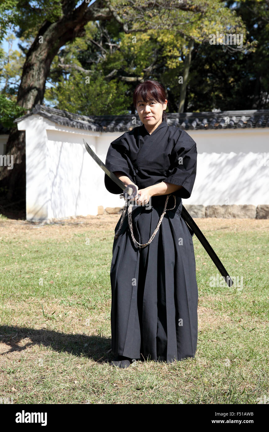 Japanische Kampfkunst mit Katana Schwert Stockfoto