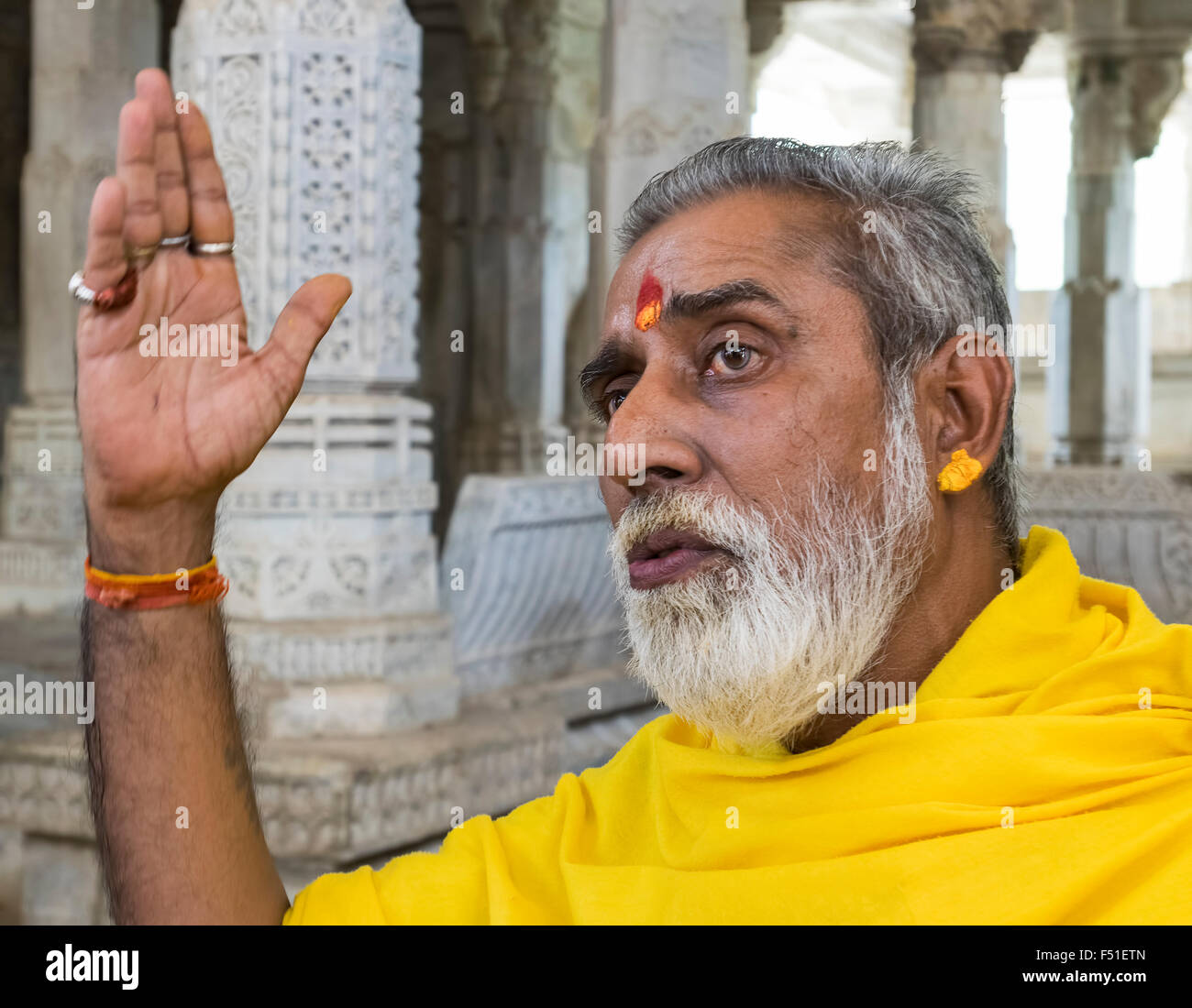 Jain-Tempel-Priester Ranakpur Indien Stockfoto