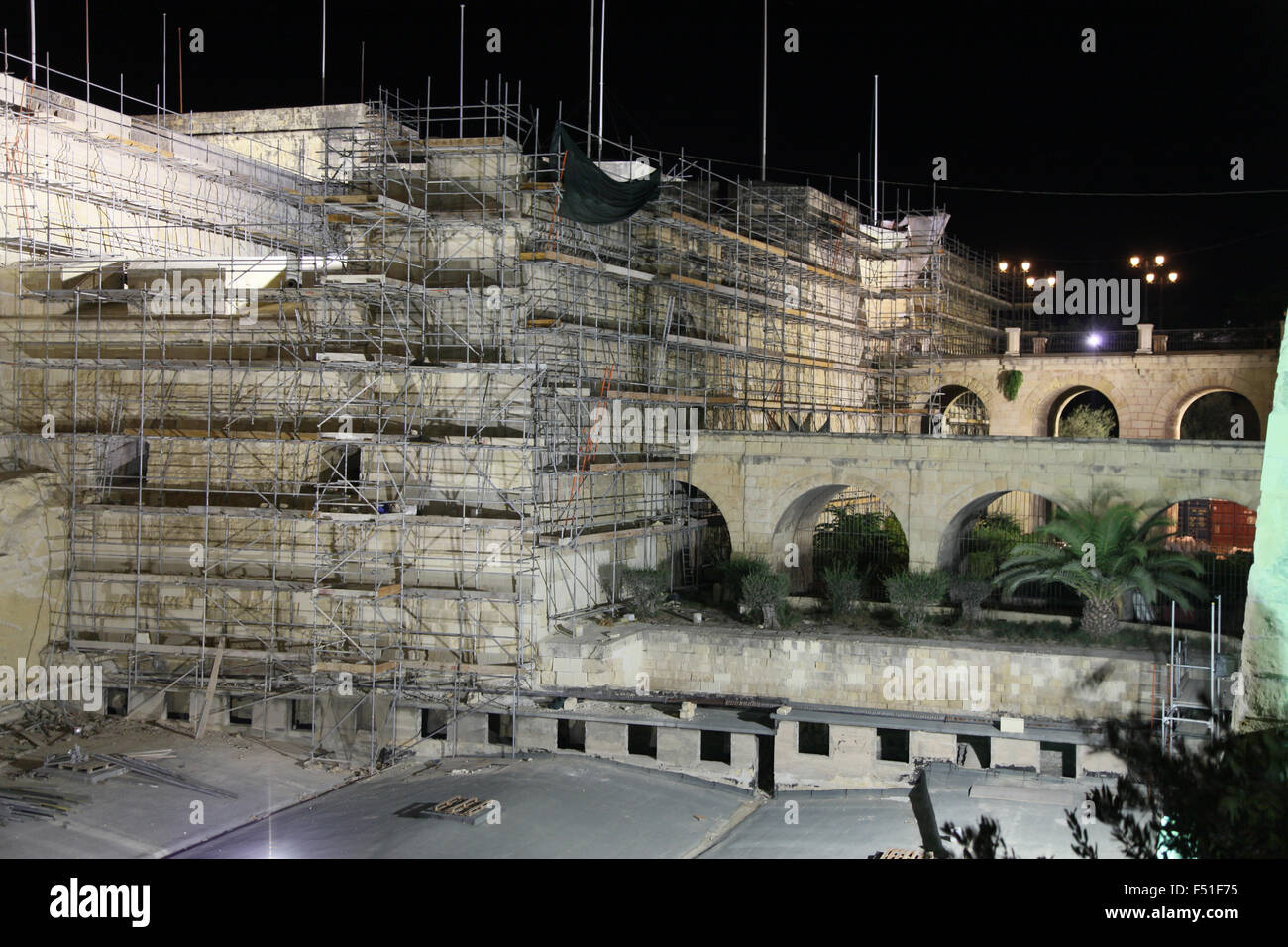 Arbeitsaufnahme auf die Wiederherstellung der Stadtmauer von Birgu(Vittoriosa) im Jahr 2013 Stockfoto