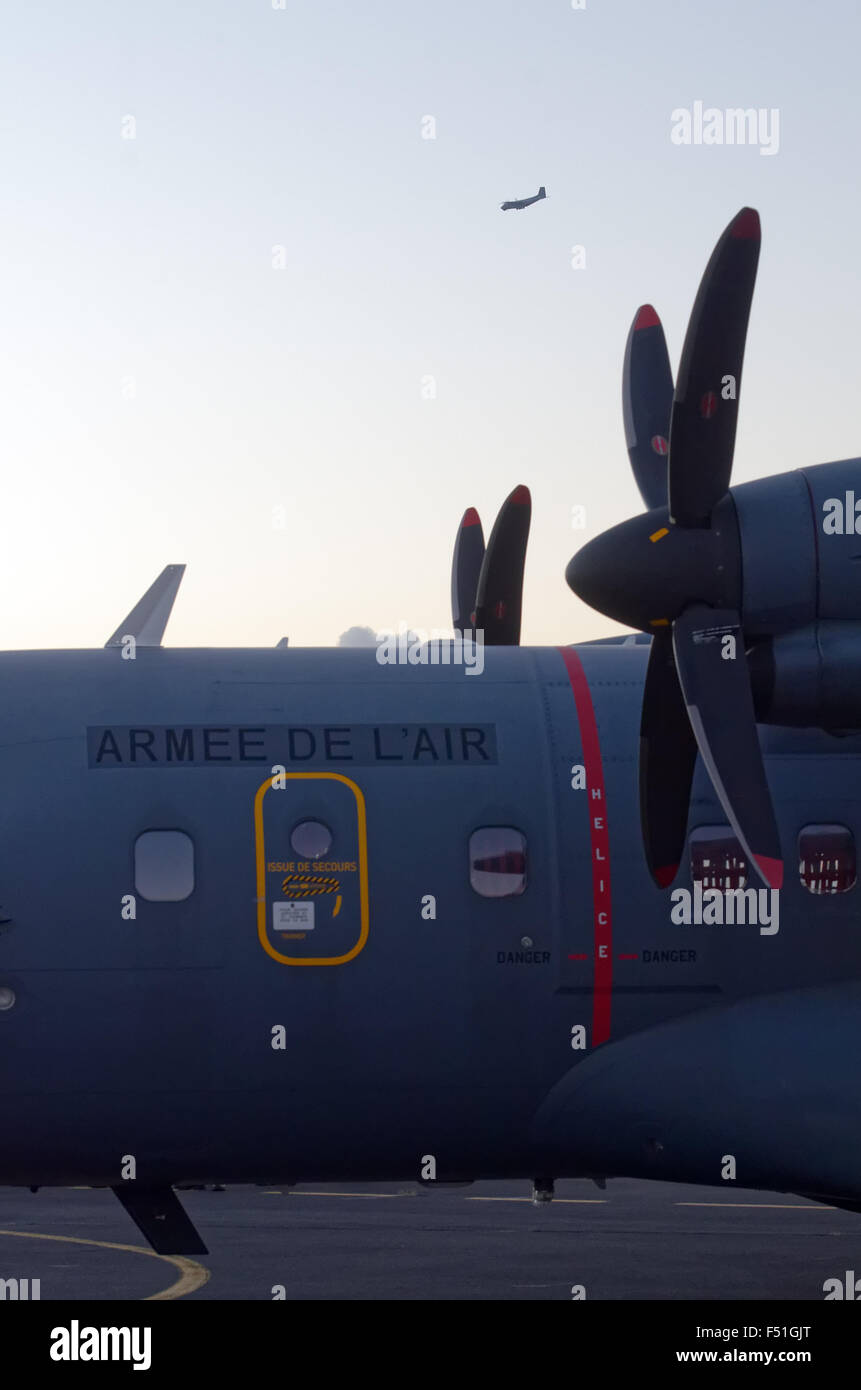 Eines der beiden Flugzeuge CASA CN235-300, zur Verfügung, um die Streitkräfte der Süd-Zone des Indischen Ozeans Stockfoto