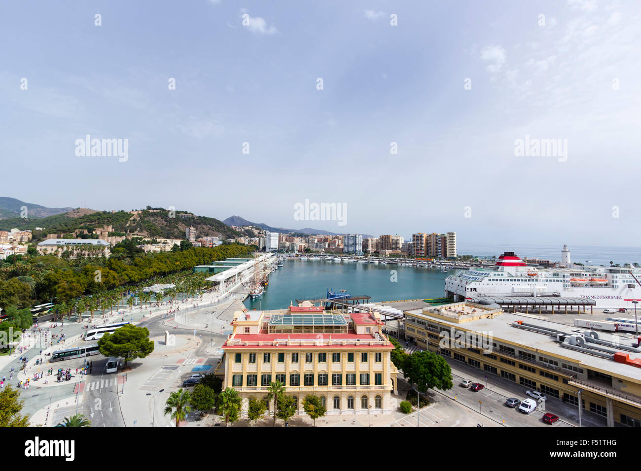 Málaga, Costa Del Sol, Provinz Malaga, Andalusien, Südspanien. Hohen Blick über den Hafen, Muelle Uno. Stockfoto