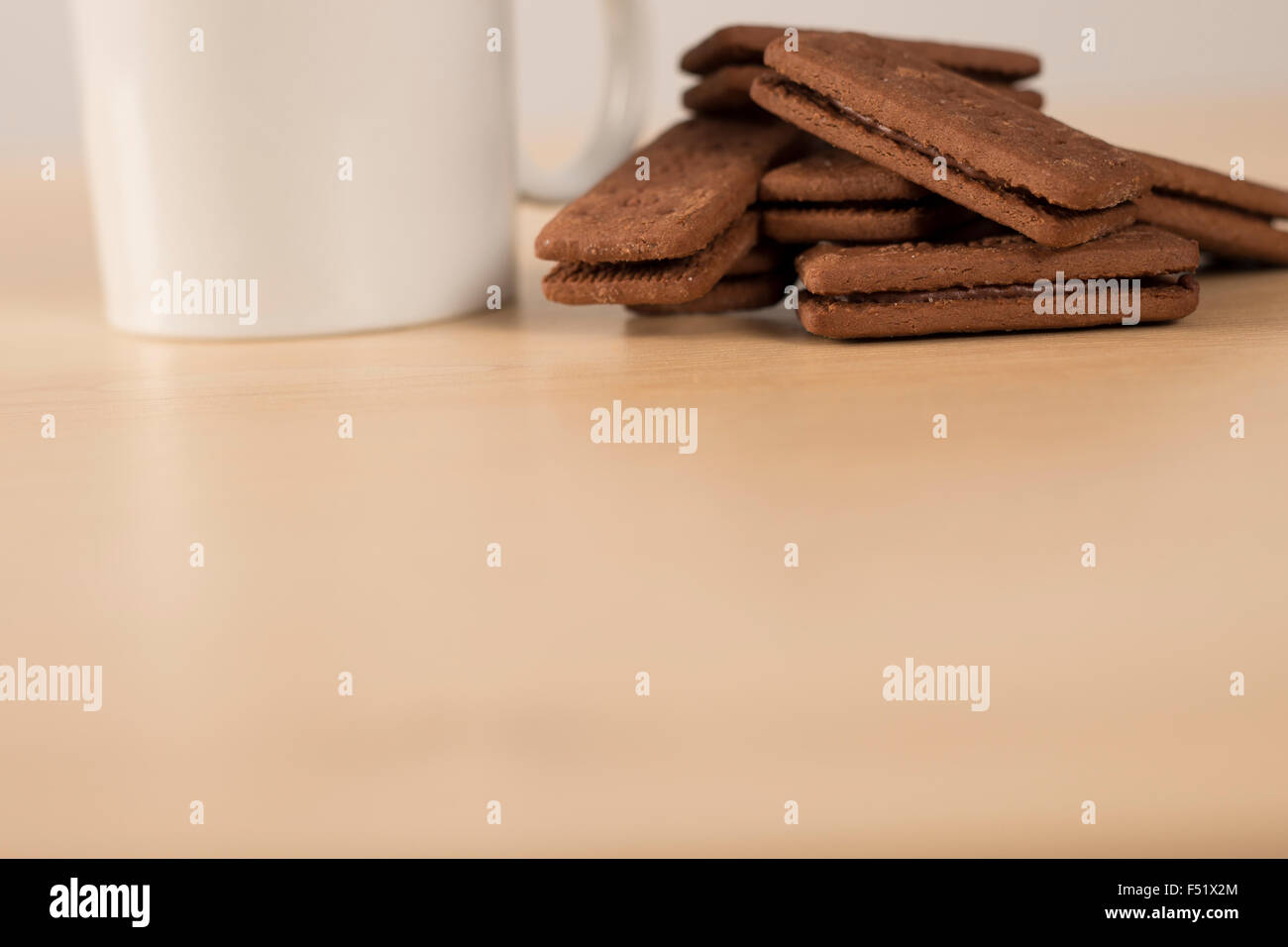 Heiße Getränke und Gebäck Stockfoto