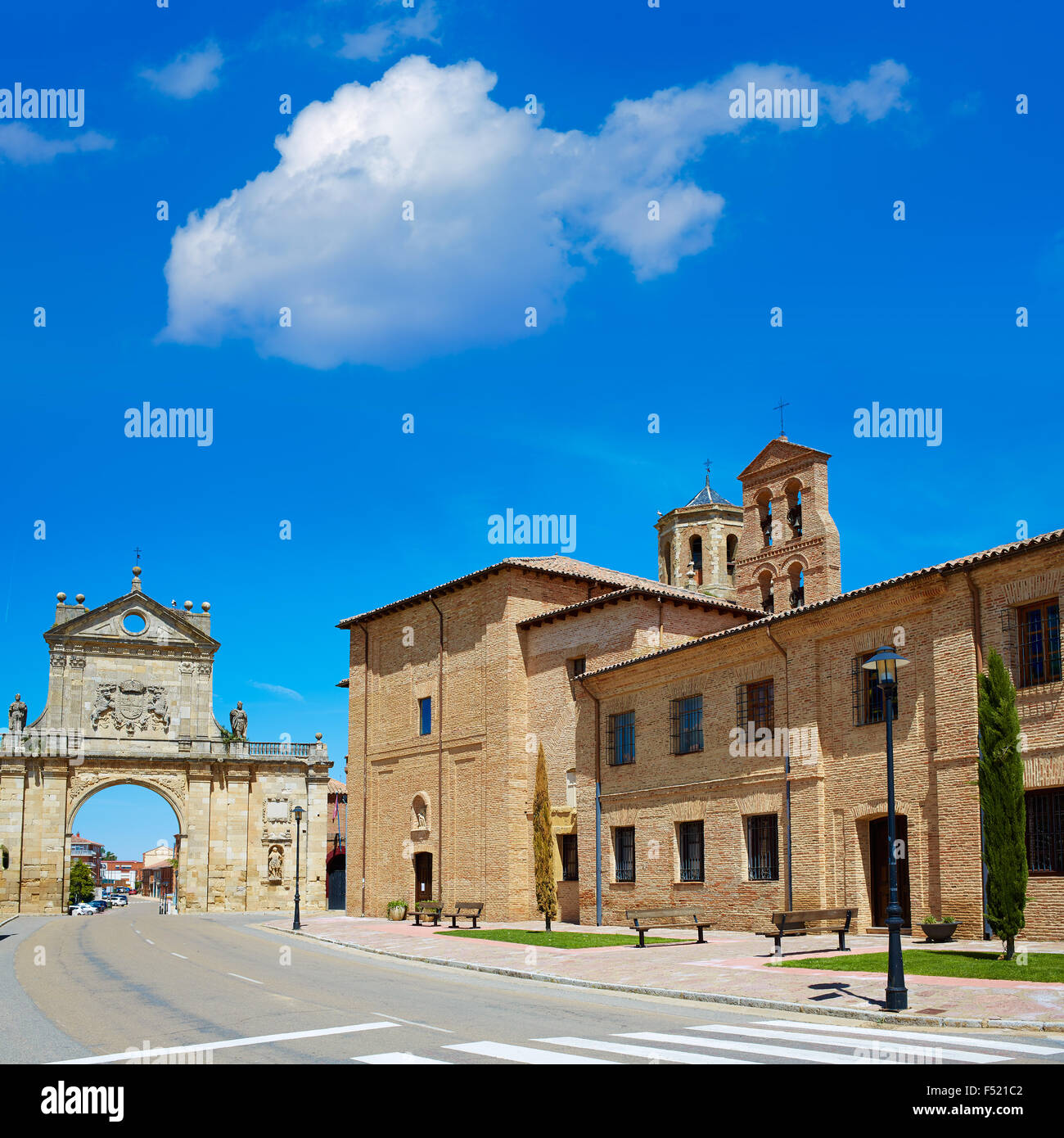 Sahagun nahen Zentrum von Saint James Weg San Benito Bogen in Leon Spain Stockfoto