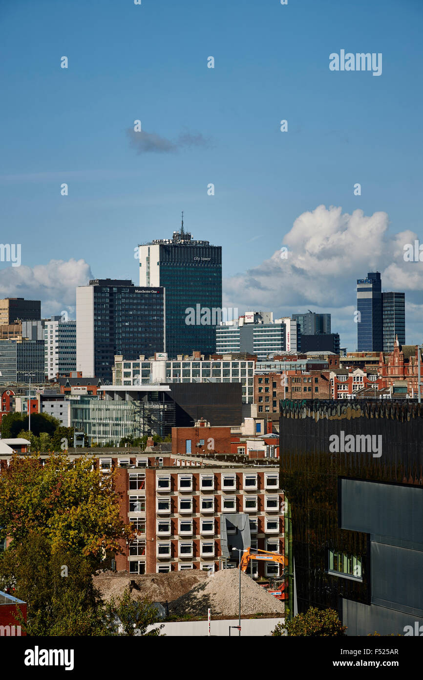 Skyline von Manchester erschossen von der Universität Oxford Road City Tower Dächer GUS Architekten Eigenschaft Eigenschaften Gebäude coop Stockfoto