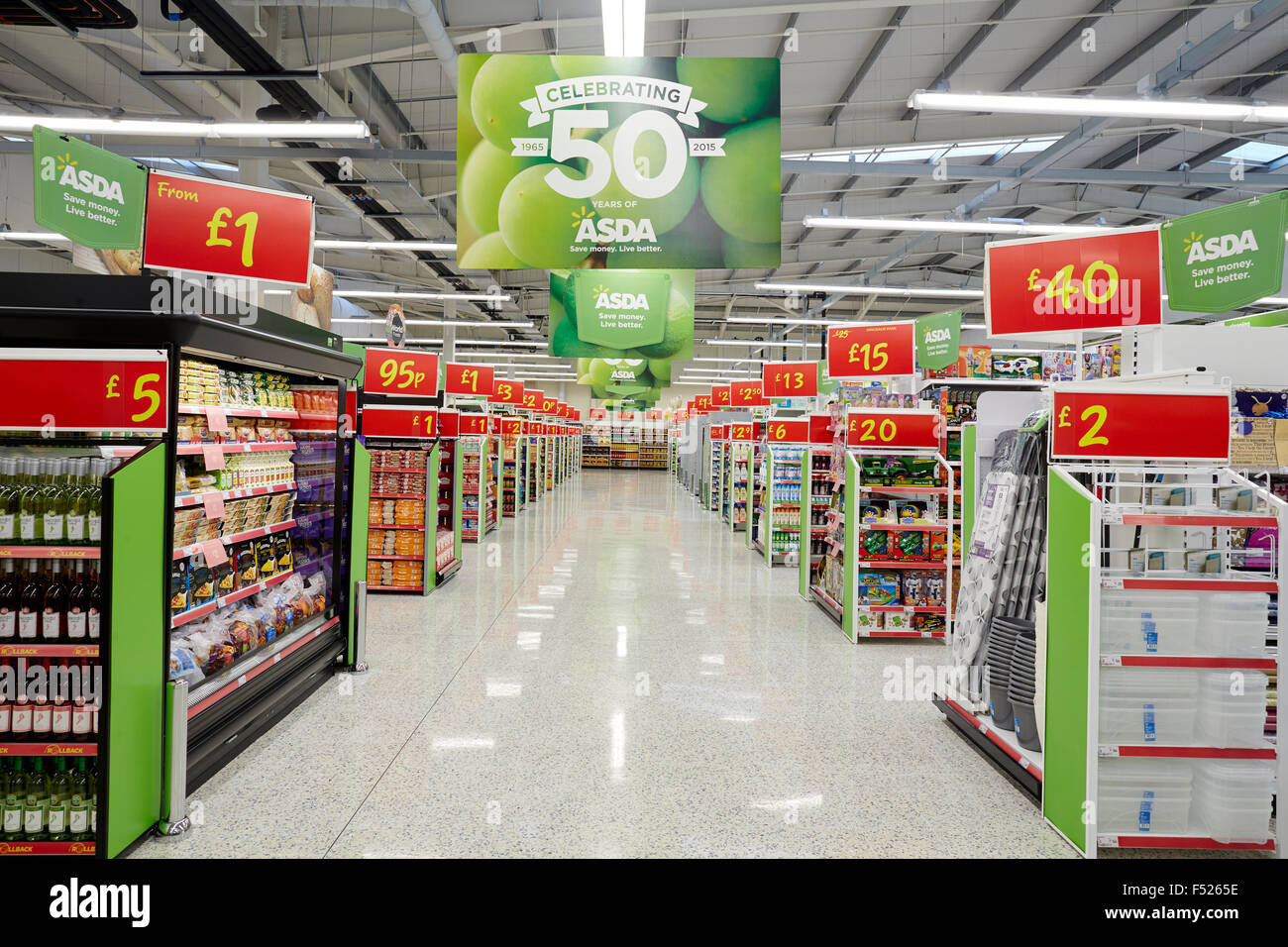 ASDA öffnen Sie ihren neuen Laden in Altrincham, Cheshire, UK auf George Richards Weg. Stockfoto