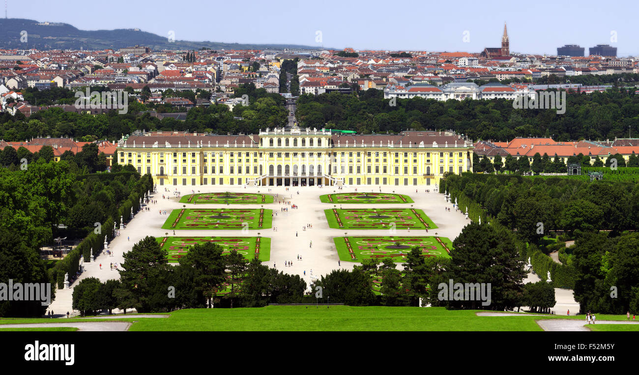 Schloss Schönbrunn Schloss berühmten touristischen Anziehungspunkt in der Hauptstadt Wien Österreich Stockfoto