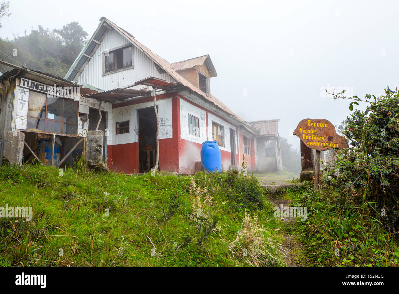 Nicolas Martines Flüchtling auf Vulkan Tungurahua Banos Ecuador Stockfoto