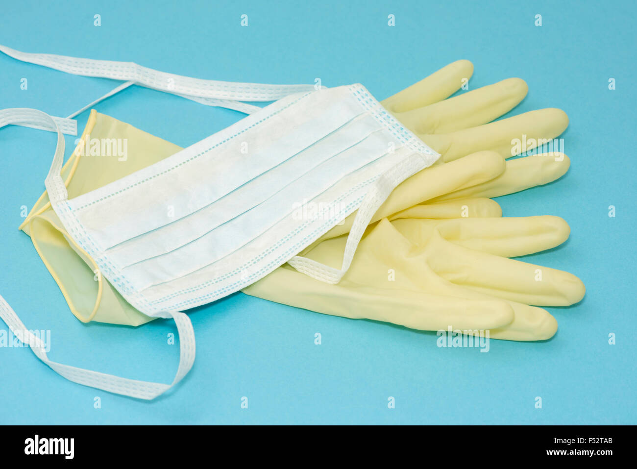 Maske und Handschuhe für die Verhinderung der Übertragung von Krankheiten. Stockfoto
