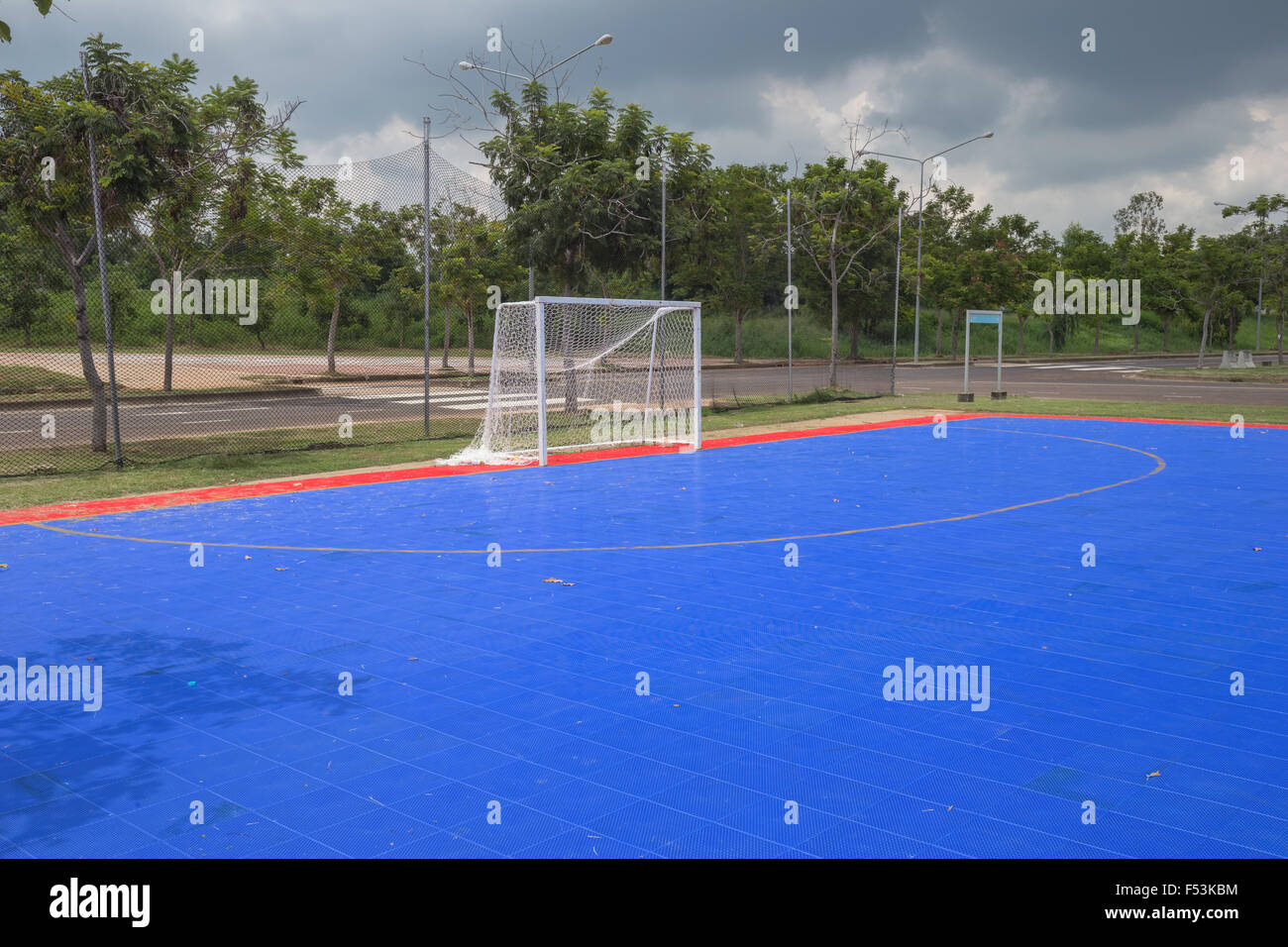 Leere im freien öffentlichen Outdoor-Futsal-Gericht Stockfoto