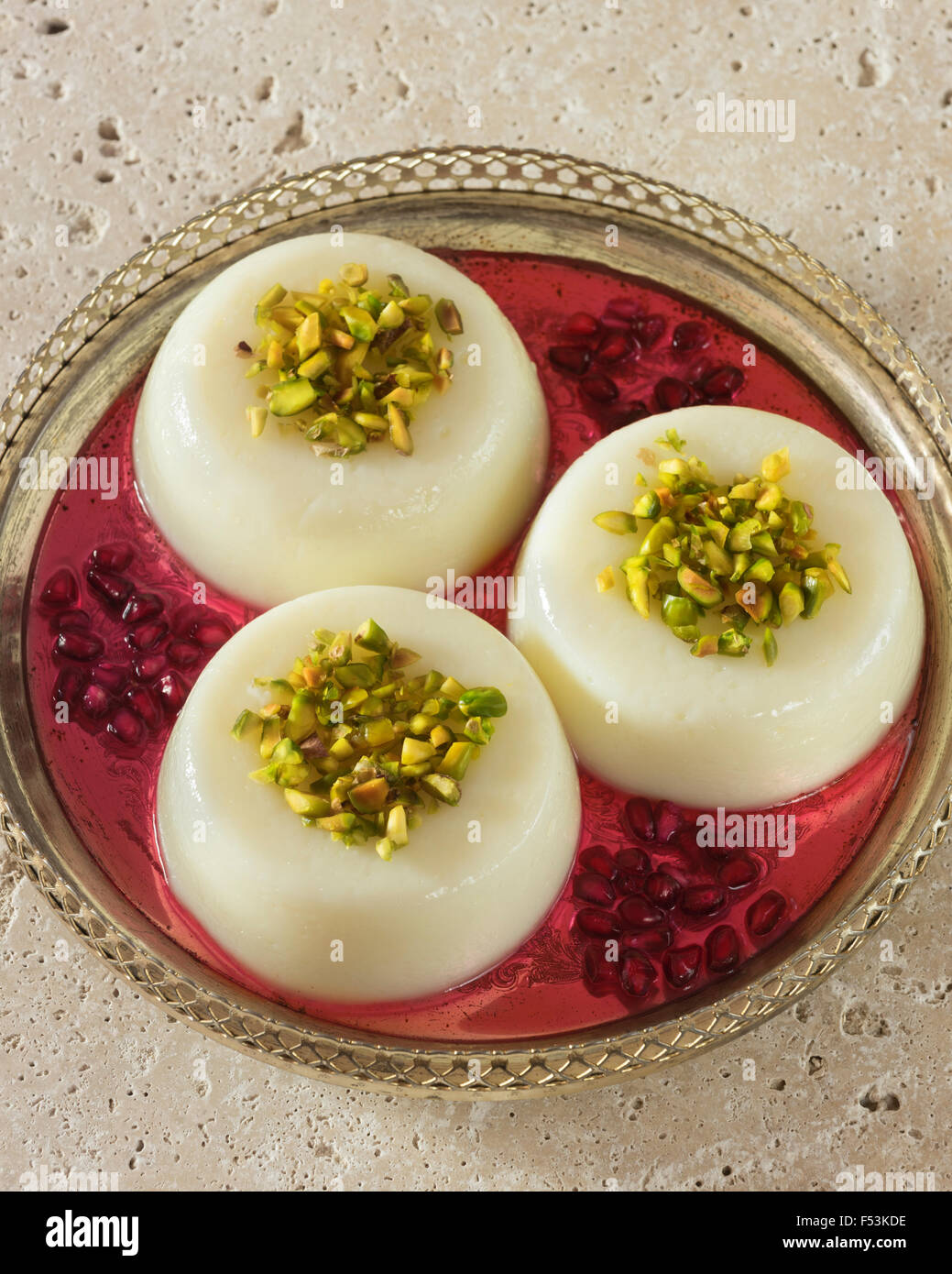 Mouhalabieh. Libanesische Milch Dessert. Libanon-Essen Stockfoto