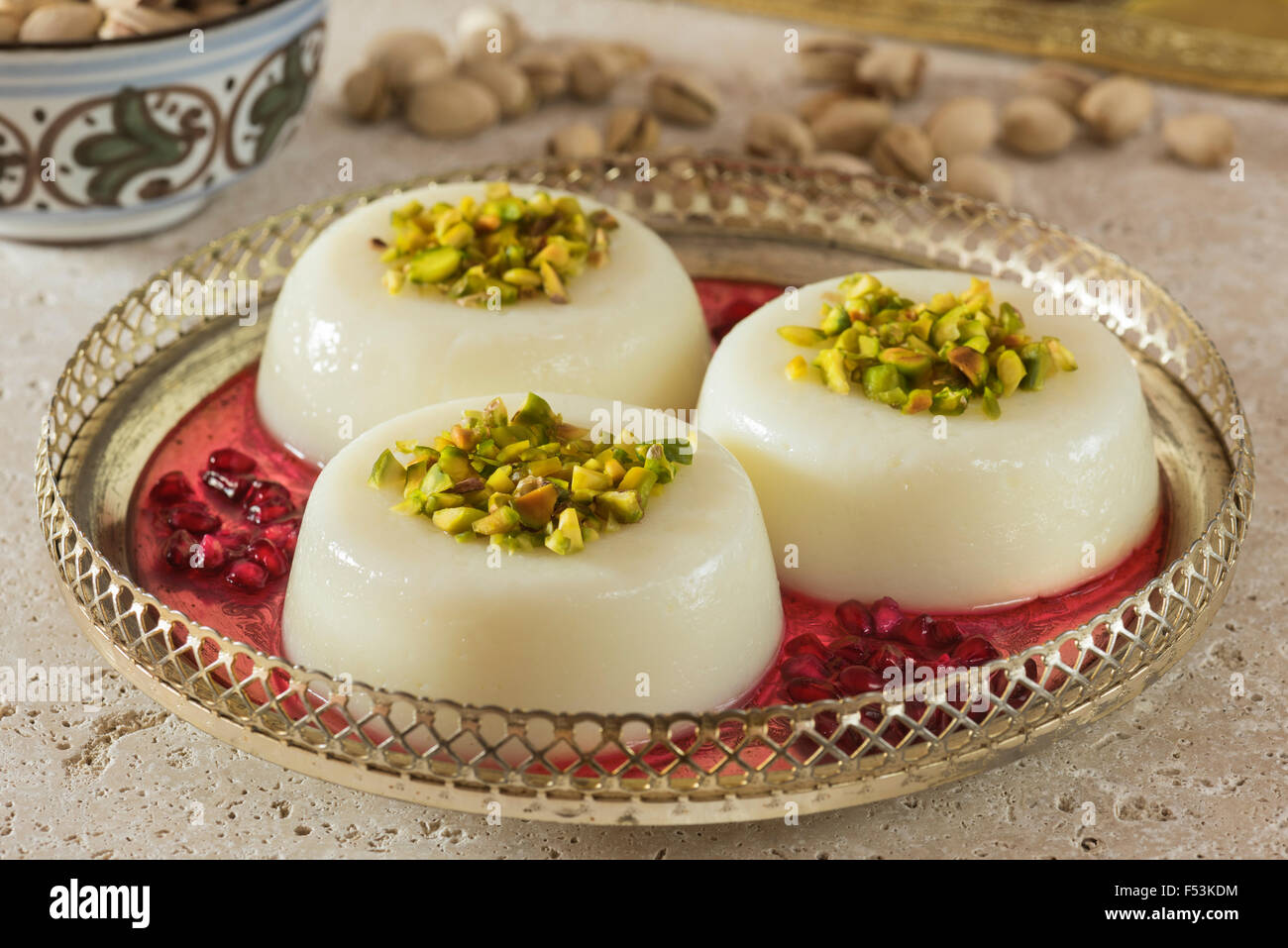 Mouhalabieh. Libanesische Milch Dessert. Libanon-Essen Stockfoto