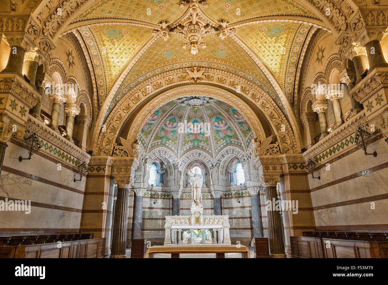 Basilika notre dame de fourvière -Fotos und -Bildmaterial in hoher ...