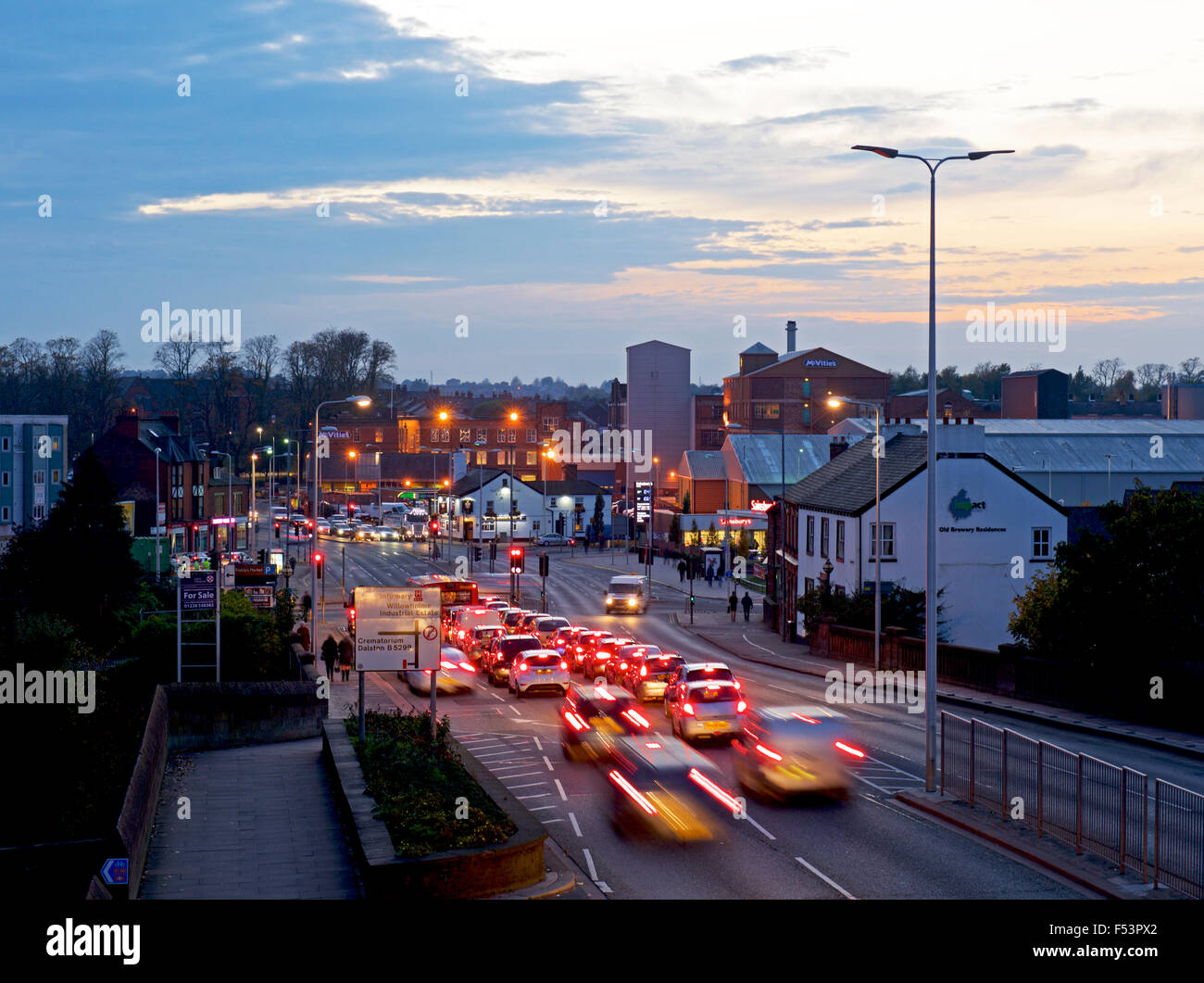 Feierabendverkehr in Carlisle, Cumbria, England UK Stockfoto