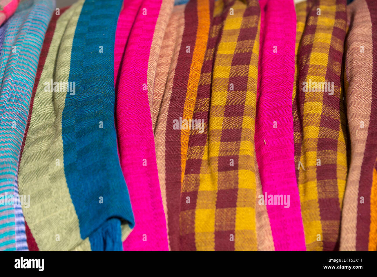 Bunten handgewebte Schals, Jakar, Bumthang, Bhutan Stockfoto
