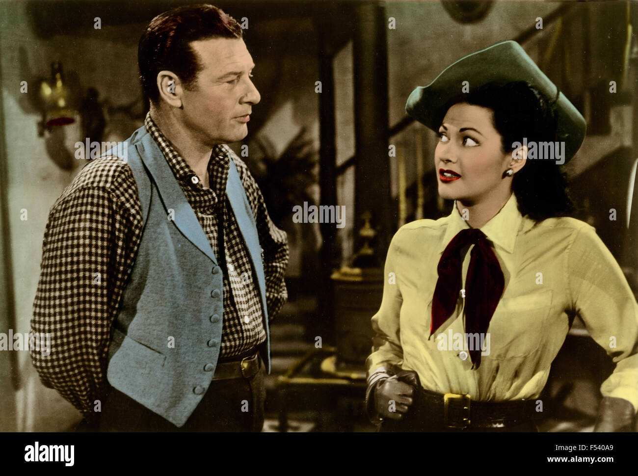 Amerikanische Schauspieler Yvonne De Carlo und Barry Fitzgerald in einer Szene aus dem Film "Silver City", USA Stockfoto