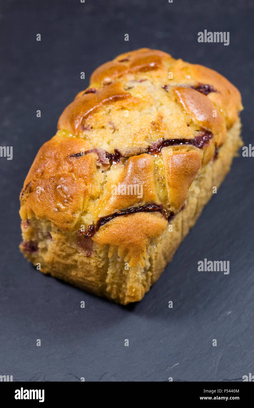 Hausgemachte Himbeere und Zitrone Brot Kuchen. Stockfoto