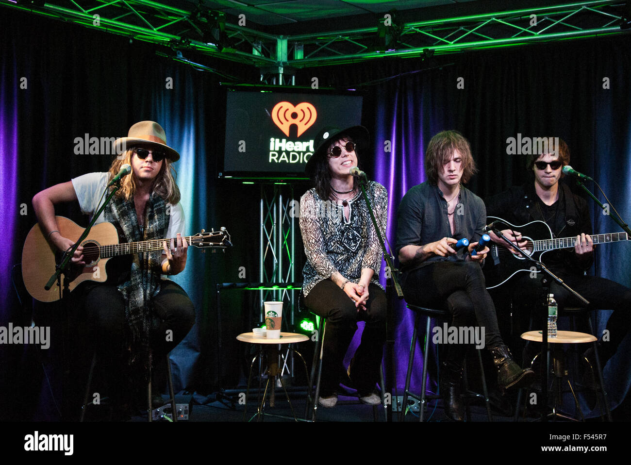 Bala Cynwyd, Pennsylvania, USA. 24. Oktober 2015. Britische Punk-Band führen die Streben am Radio 104,5 Ergebn Stockfoto