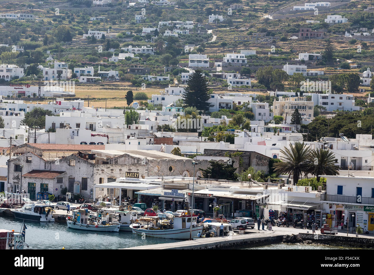 Paros, Griechenland - 17. Mai 2015: malerische der Insel Paros Blick vom Schiff auf Paros, Kykladen, Griechenland. Stockfoto
