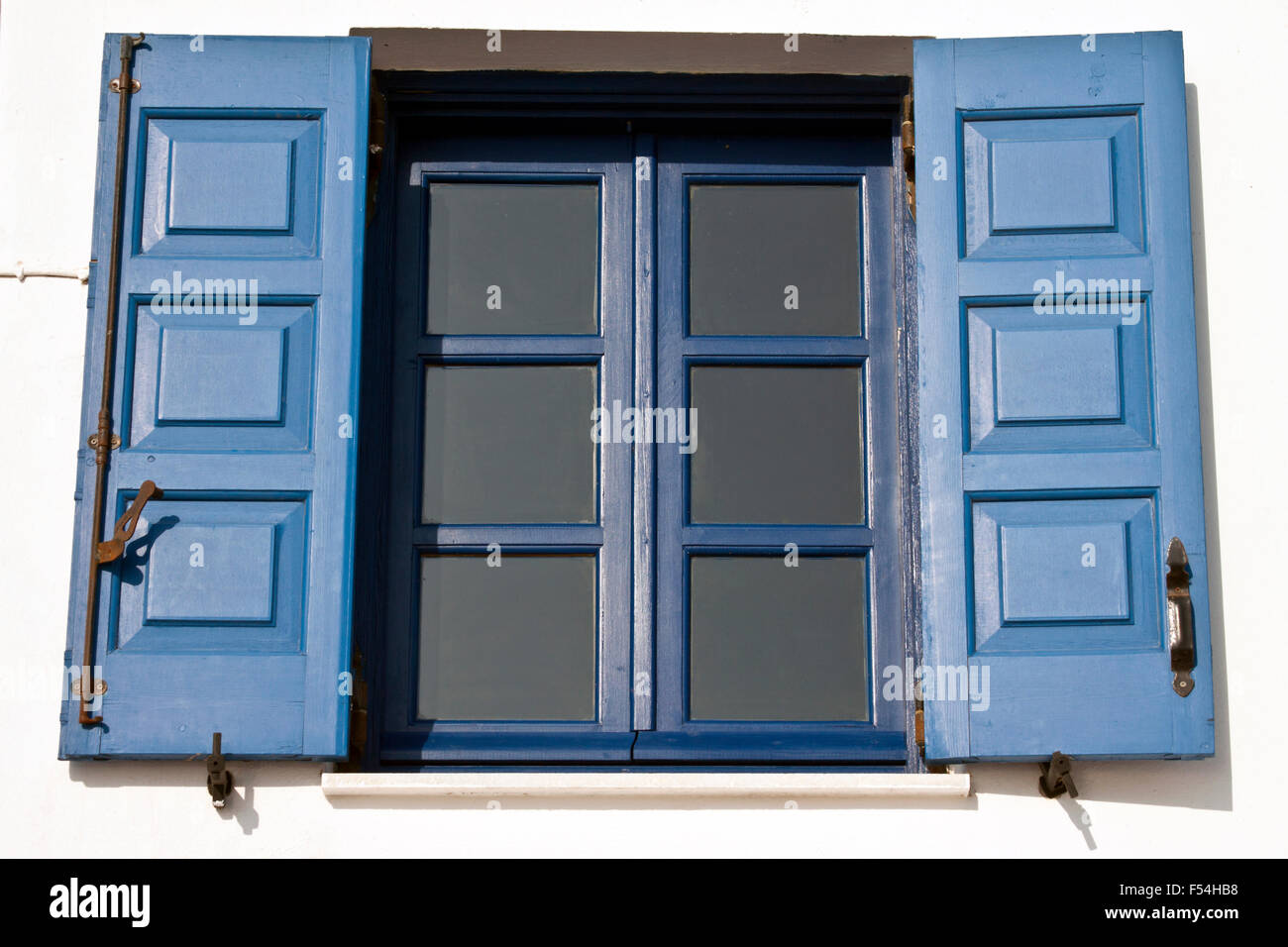 Blaue Fenster, Santorini, Griechenland Stockfoto