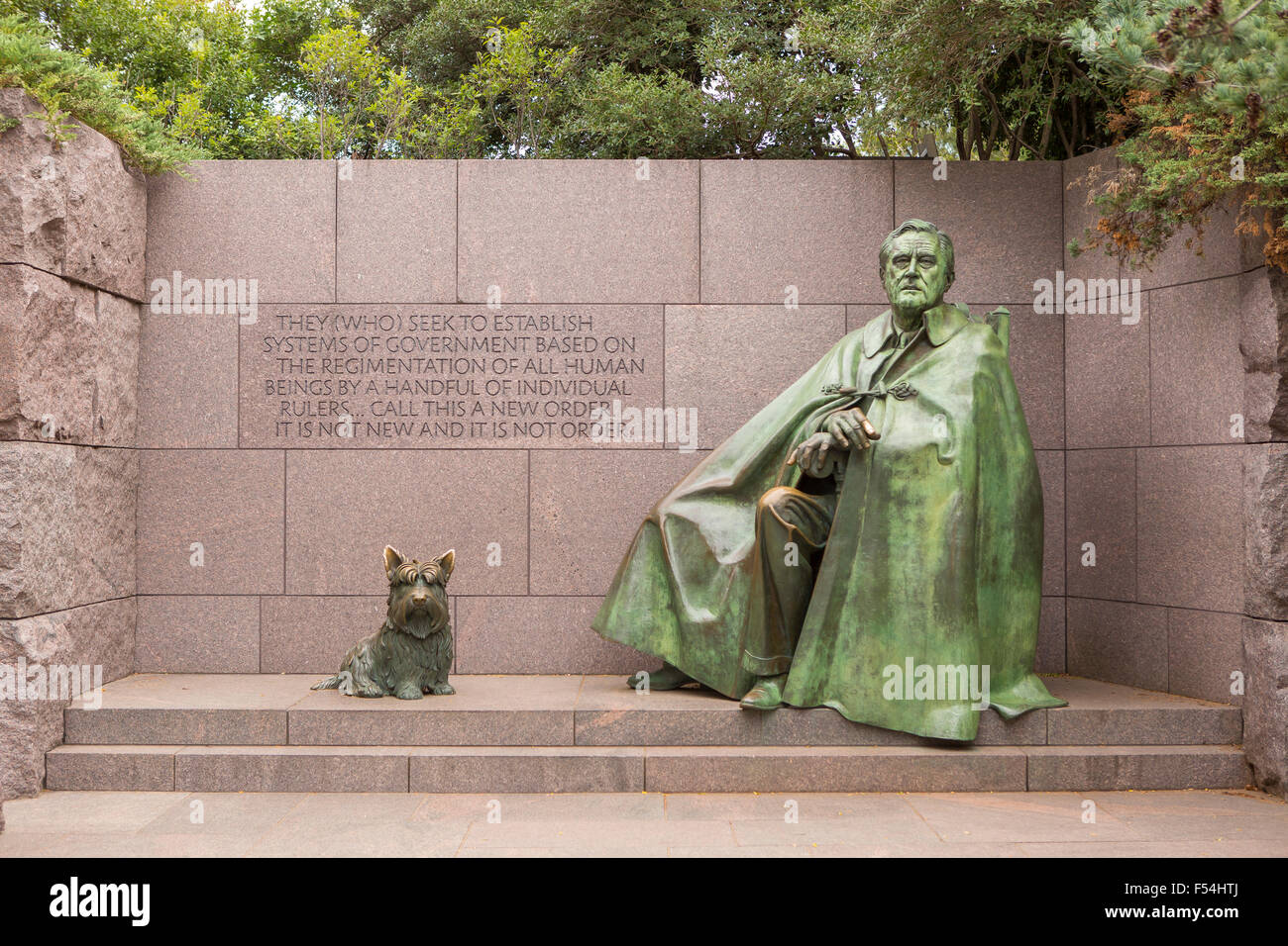 WASHINGTON, DC, USA - Roosevelt Memorial. FDR und seinem Hund Fala bronze statue Stockfoto