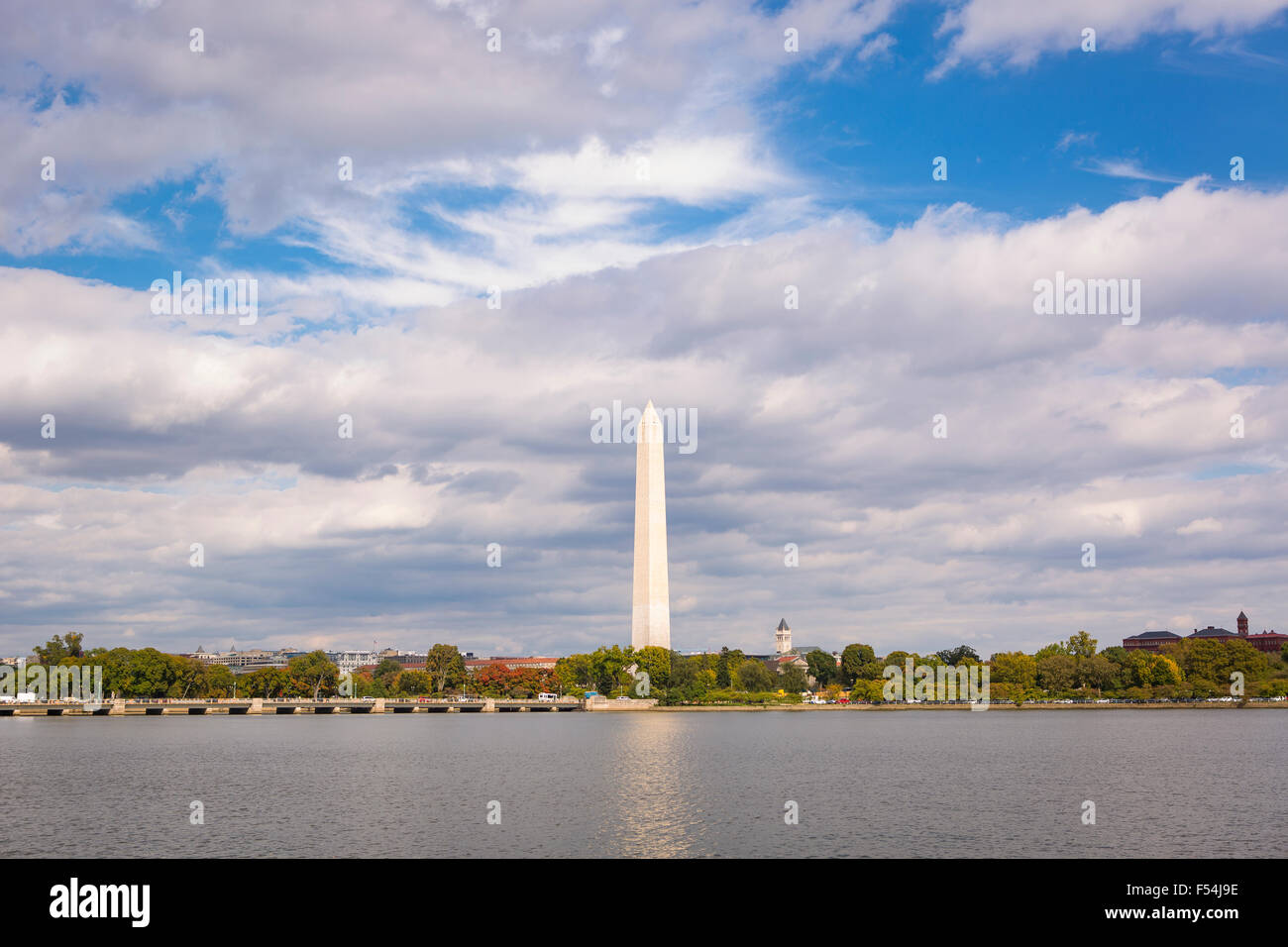 WASHINGTON, DC, USA - Washington Monument und Tidal Basin. Stockfoto