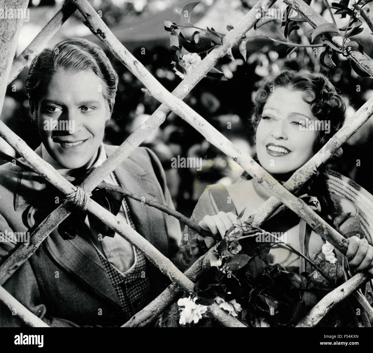Den Schauspielern Jeanette McDonald und Nelson Eddy in einer Szene aus dem Film "Wonnemonat" Stockfoto