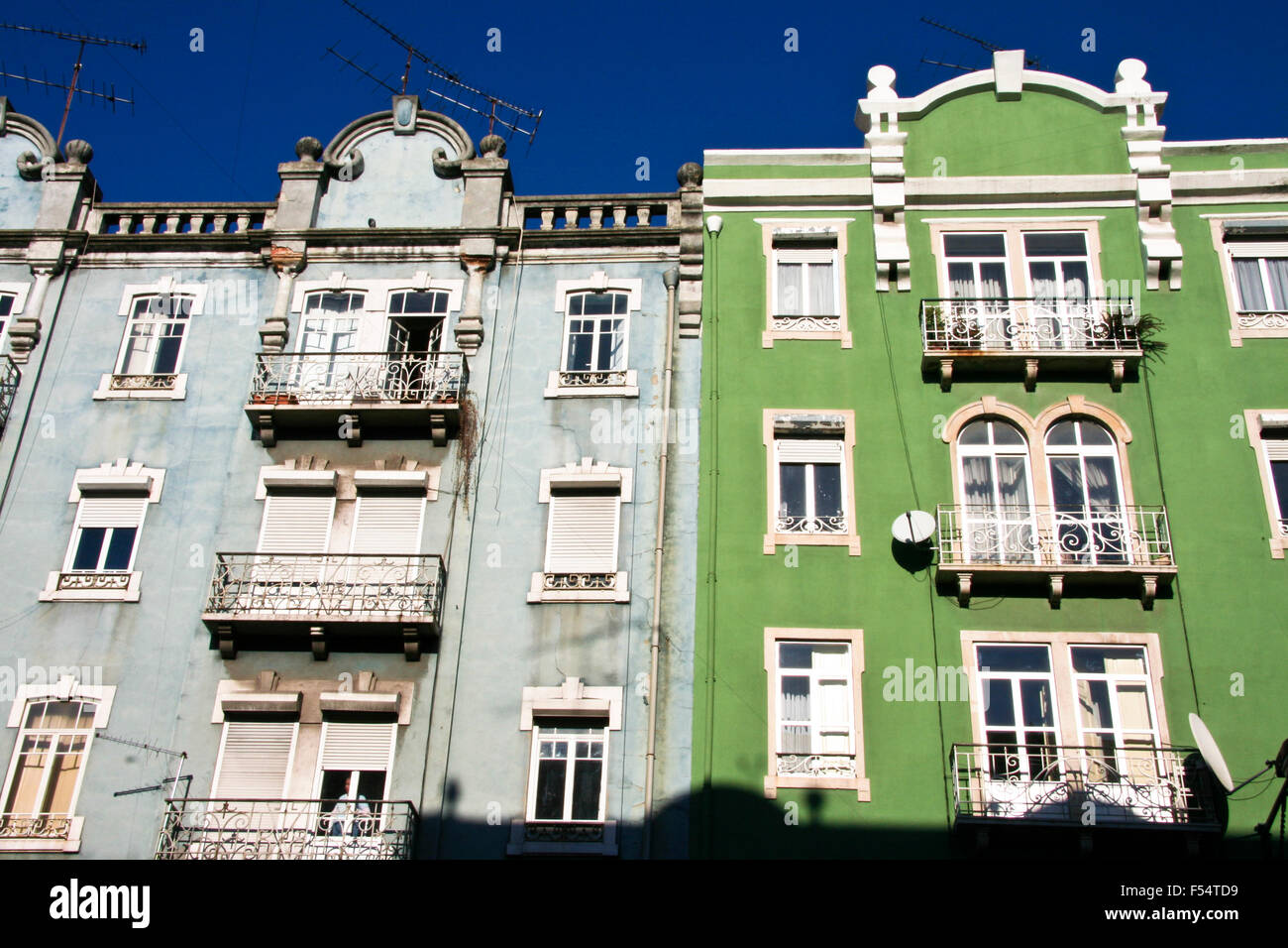 Bunte Gebäude des berühmten unten Stadtviertel in Lissabon, Portugal Stockfoto