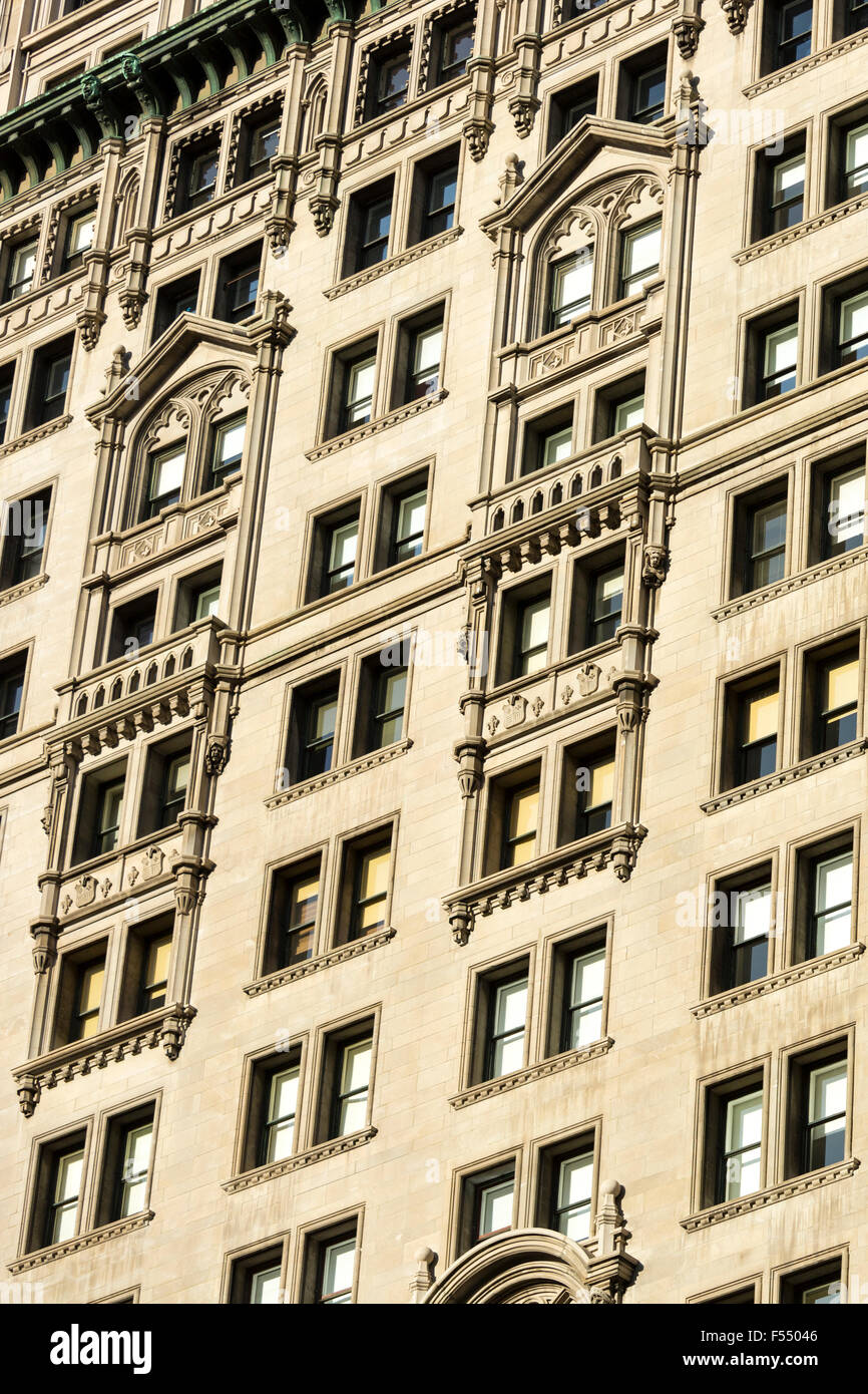 Traditionelle Architektur des Trinity Gebäude am Broadway in New York, USA Stockfoto