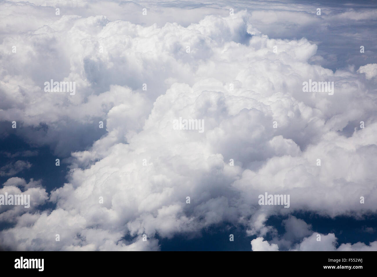 Erhöhte Ansicht von flauschigen Wolken Stockfoto