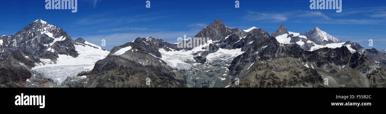 Panorama-Aussicht auf die Bergkette N von Zermatt, fr.l.to.r. Dent Blanche, Gran alberner, Wellenkuppe, Obergabelhorn, Zinalrothorn, Stockfoto