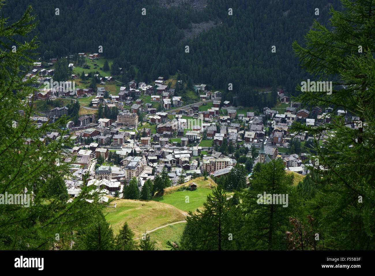 Blick über die Stadt Zermatt, Valais, Wallis, Alpen, Schweiz Stockfoto