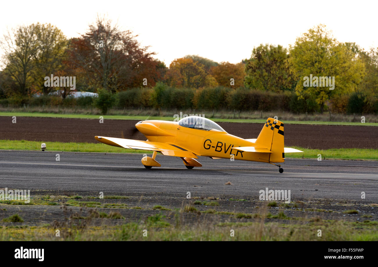 Vans RV-4 bei Wellesbourne Flugplatz, UK (G-BVLR) Stockfoto