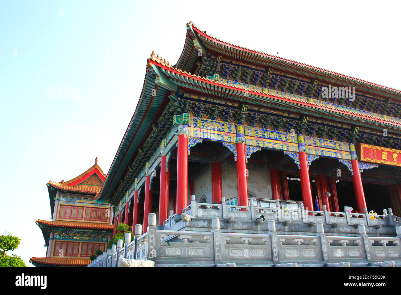 Traditionellen chinesischen Stil Tempel am Wat Leng-Noei-Yi in Nonthaburi, Thailand. Stockfoto