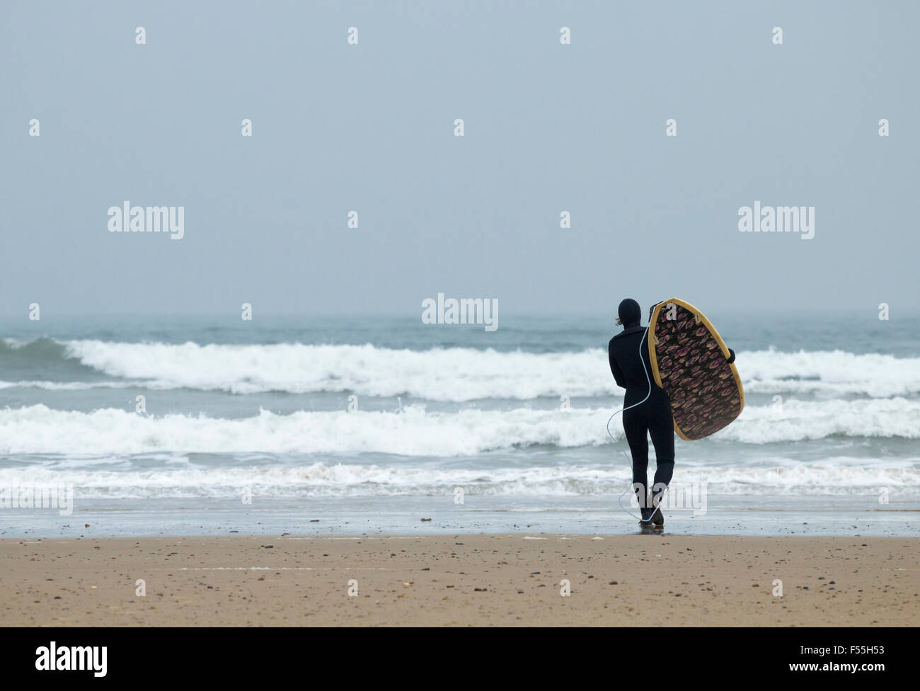 Surfer, Surfen, Saltburn am Meer, North Yorkshire, England. Großbritannien Stockfoto