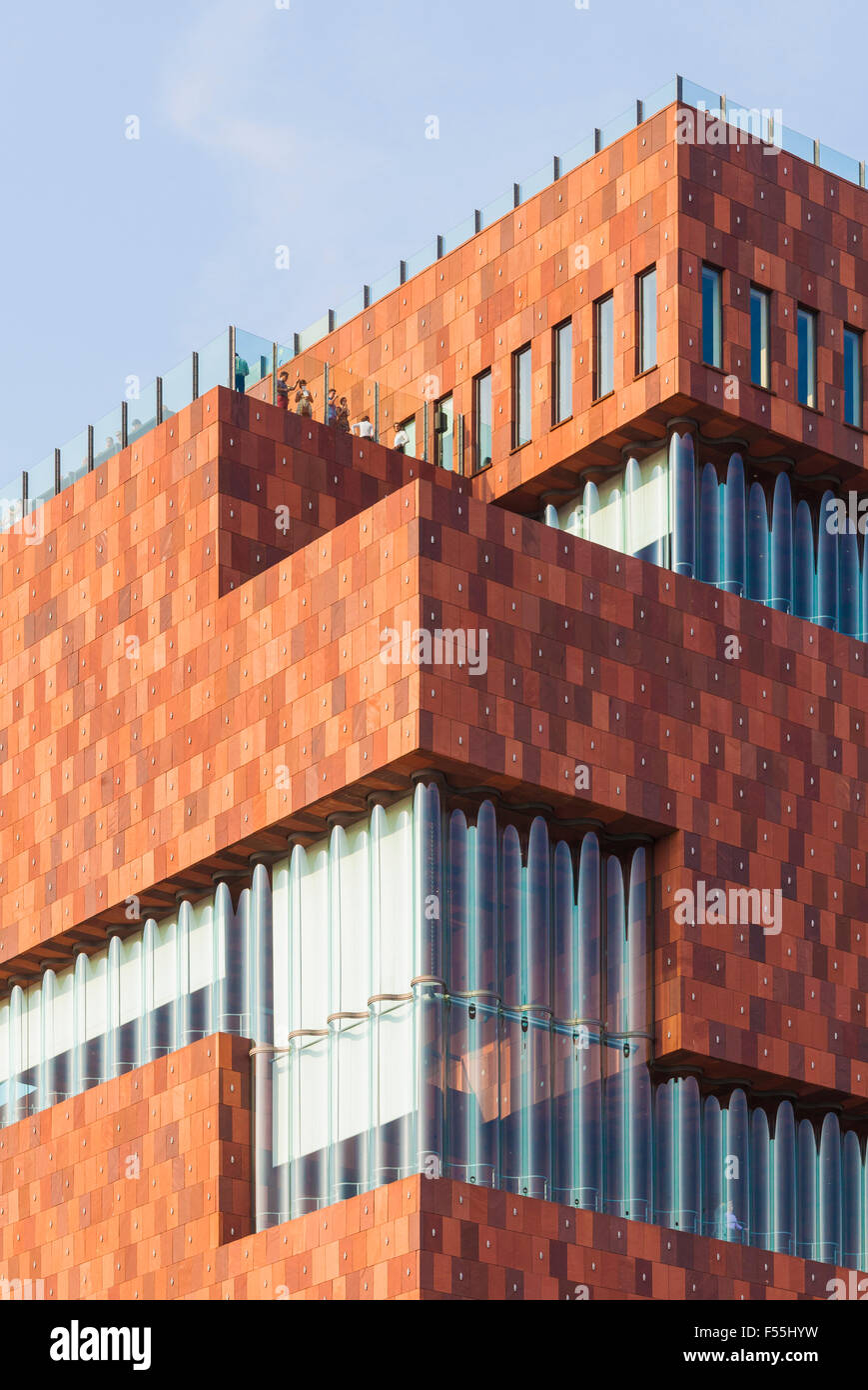 Belgien, Antwerpen, Teil der Fassade des Museum Aan de Stroom Stockfoto