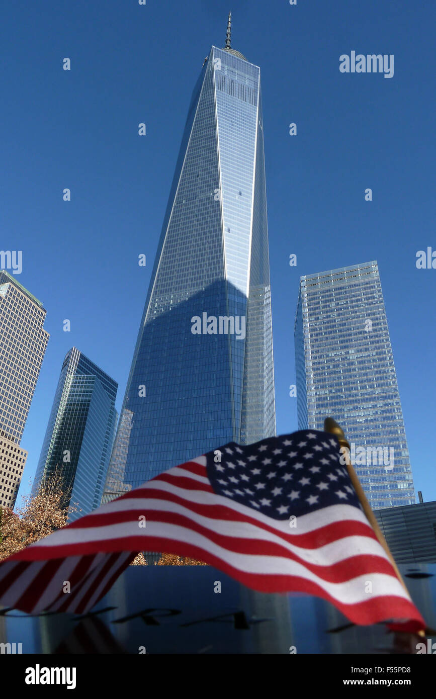 14.11.2014, New York City, New York, USA - sehen Sie sich das One World Trade Center, Center und das 7 World Trade Center, rechts. 00S141114D650CAROEX. JPG - nicht für den Verkauf in G E R M A N Y, A U S T R I A S W I T Z E R L A N D [MODEL-RELEASE: nicht anwendbar, PROPERTY-RELEASE: kein (C) Caro Fotoagentur / Sorge, http://www.caro-images.pl, info@carofoto.pl - bei der Verwendung von des Bilds nicht-journalistischen Zwecken kontaktieren Sie bitte die Agentur - das Bild unterliegt GEMA!] Stockfoto