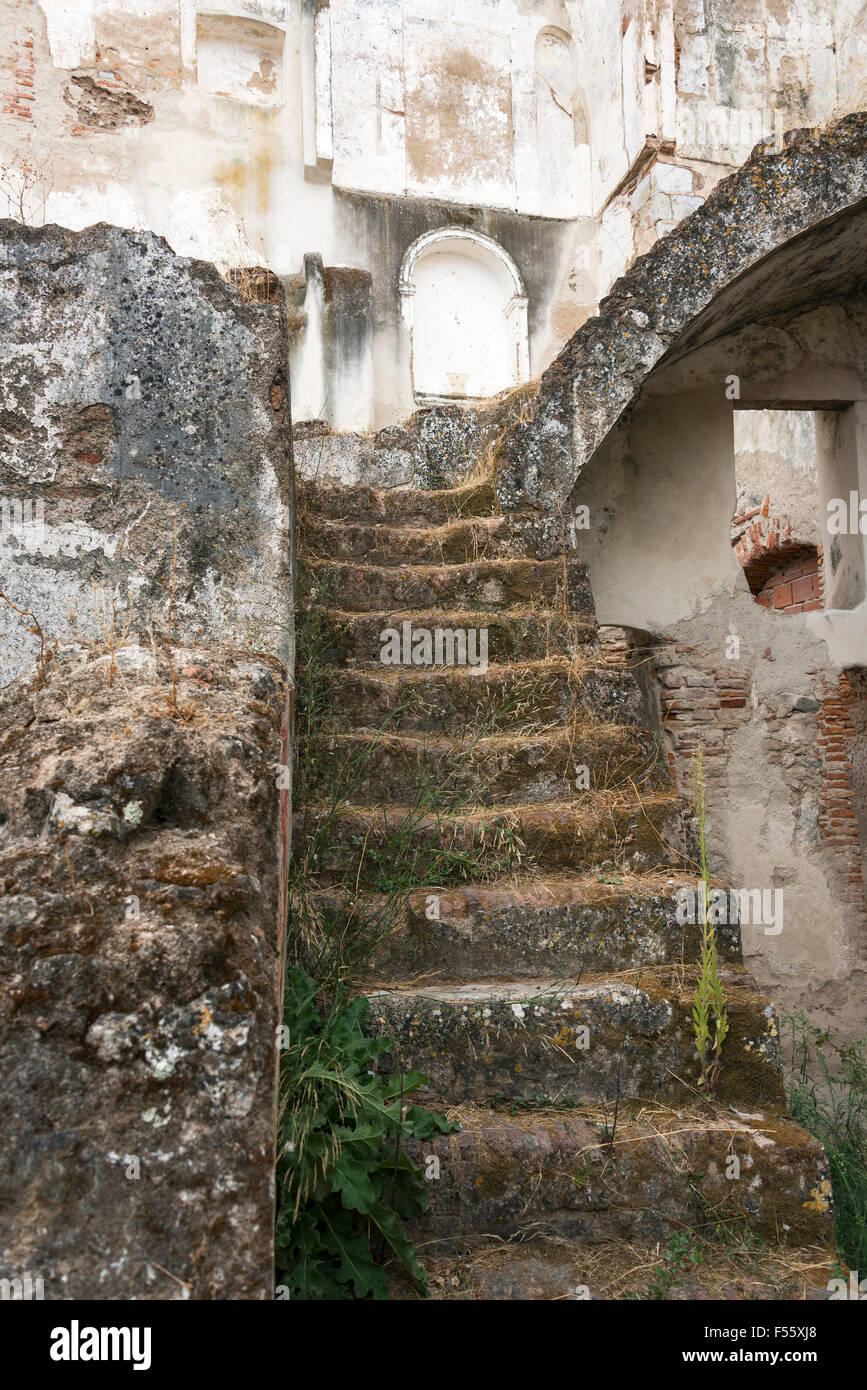 Treppe aus alten ruiniert von Moura Burg in Portugal Stockfoto