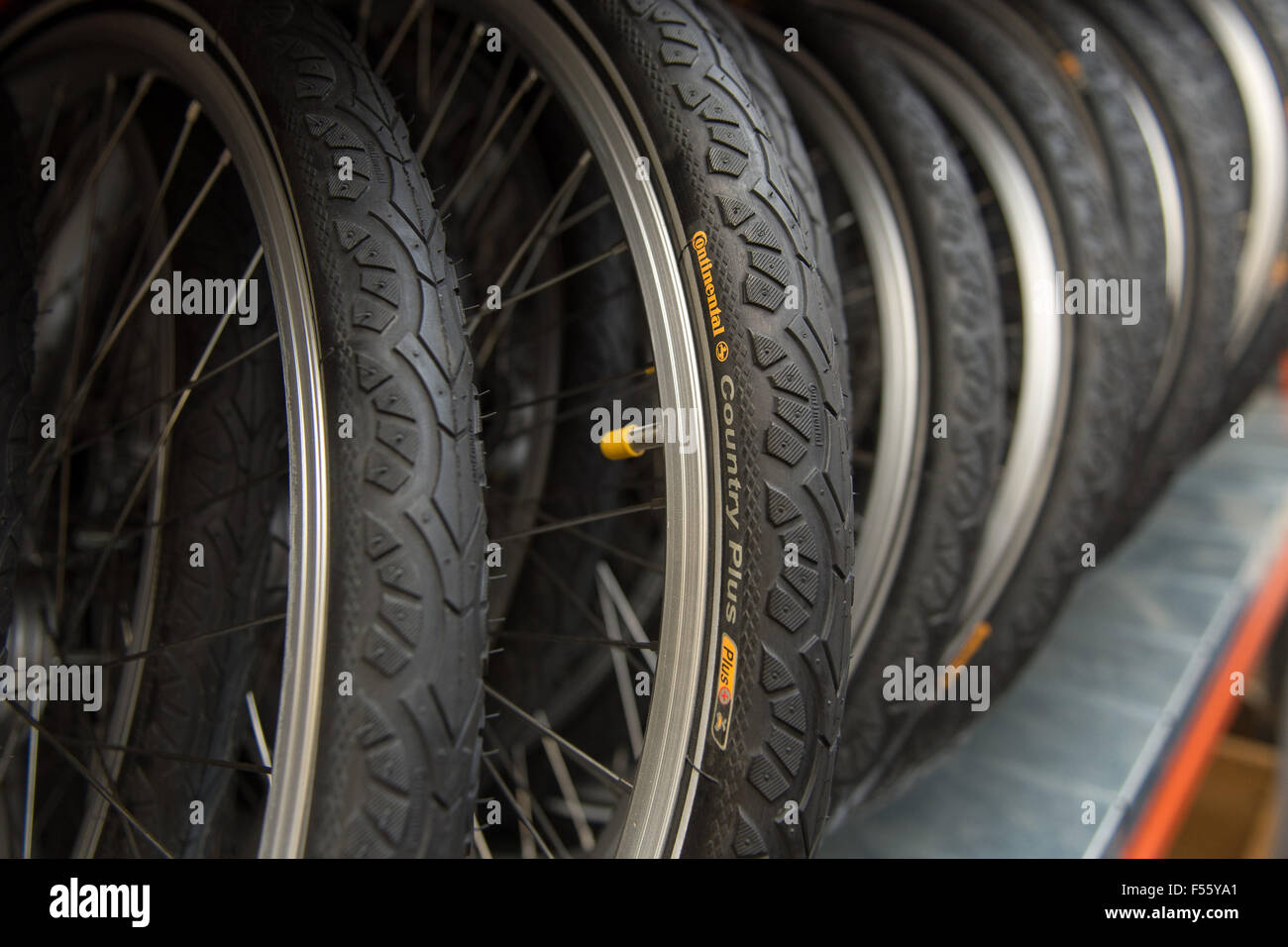 28.01.2015, Berlin, Berlin, Deutschland - Deutsche Bahn bietet einem Blick hinter die Kulissen beim Aufruf ein Fahrrad, das Stadtrad für Berlin. Seit 2002 sind die Stadtfahrräder auf den Straßen von Berlin unterwegs. 00Y150128D081CAROEX. JPG - nicht für den Verkauf in G E R M A N Y, A U S T R I A S W I T Z E R L A N D [MODEL-RELEASE: nicht anwendbar, PROPERTY-RELEASE: kein (C) Caro Fotoagentur / Teich, http://www.caro-images.pl, info@carofoto.pl - bei der Verwendung von des Bilds nicht-journalistischen Zwecken kontaktieren Sie bitte die Agentur - das Bild unterliegt GEMA!] Stockfoto