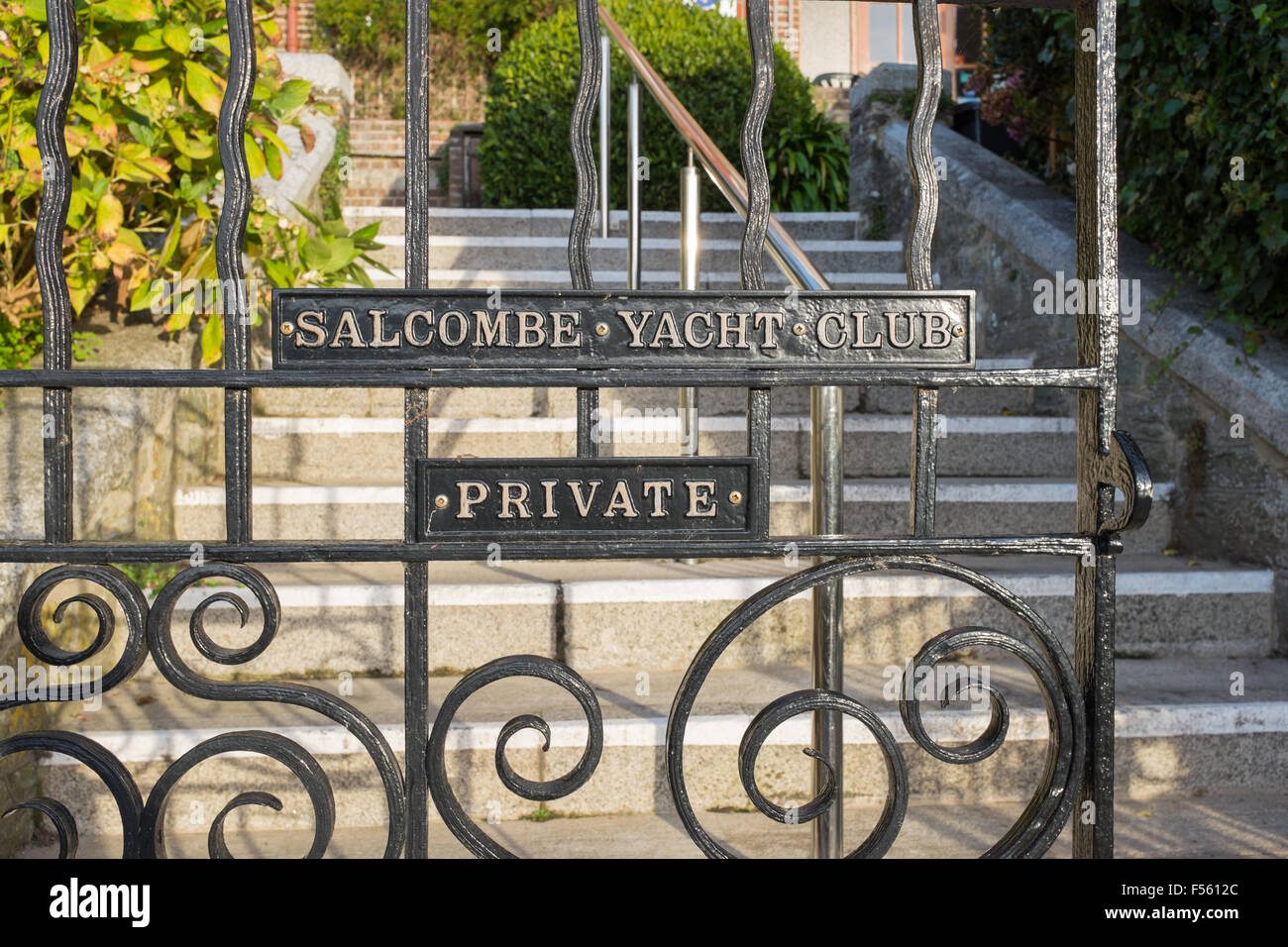 Cliff House, die Heimat des Salcombe Yacht Club in Devon Stockfoto