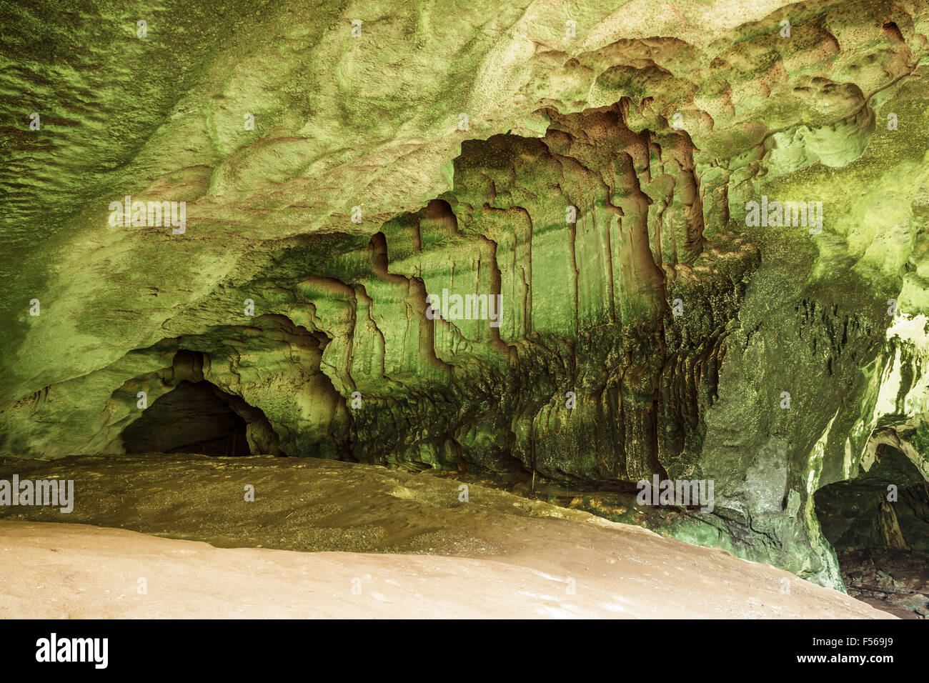 Höhle in Niah Nationalpark Stockfoto